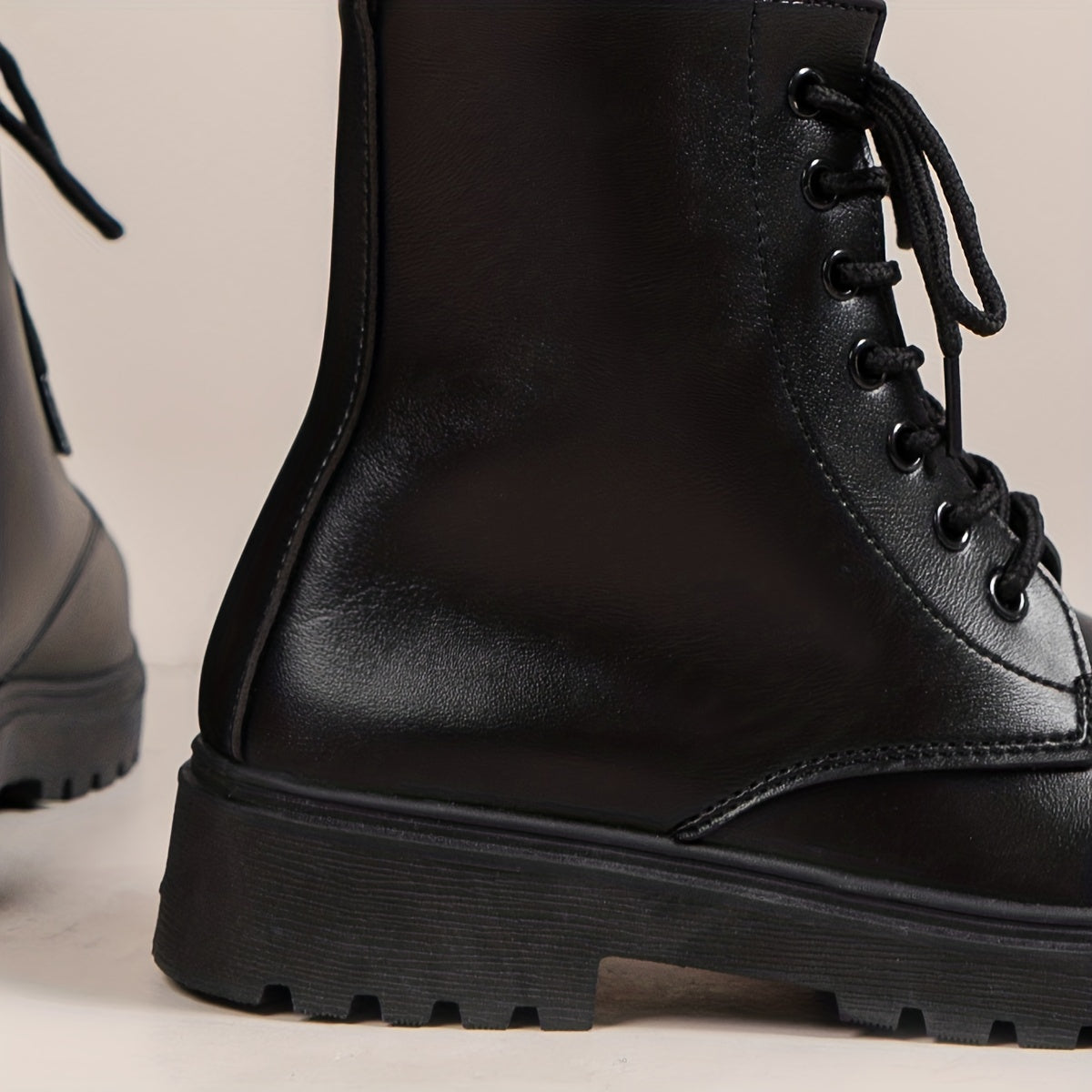 Women's Lace Up Platform Ankle Boots Round Toe Non slip Combat Shoes
