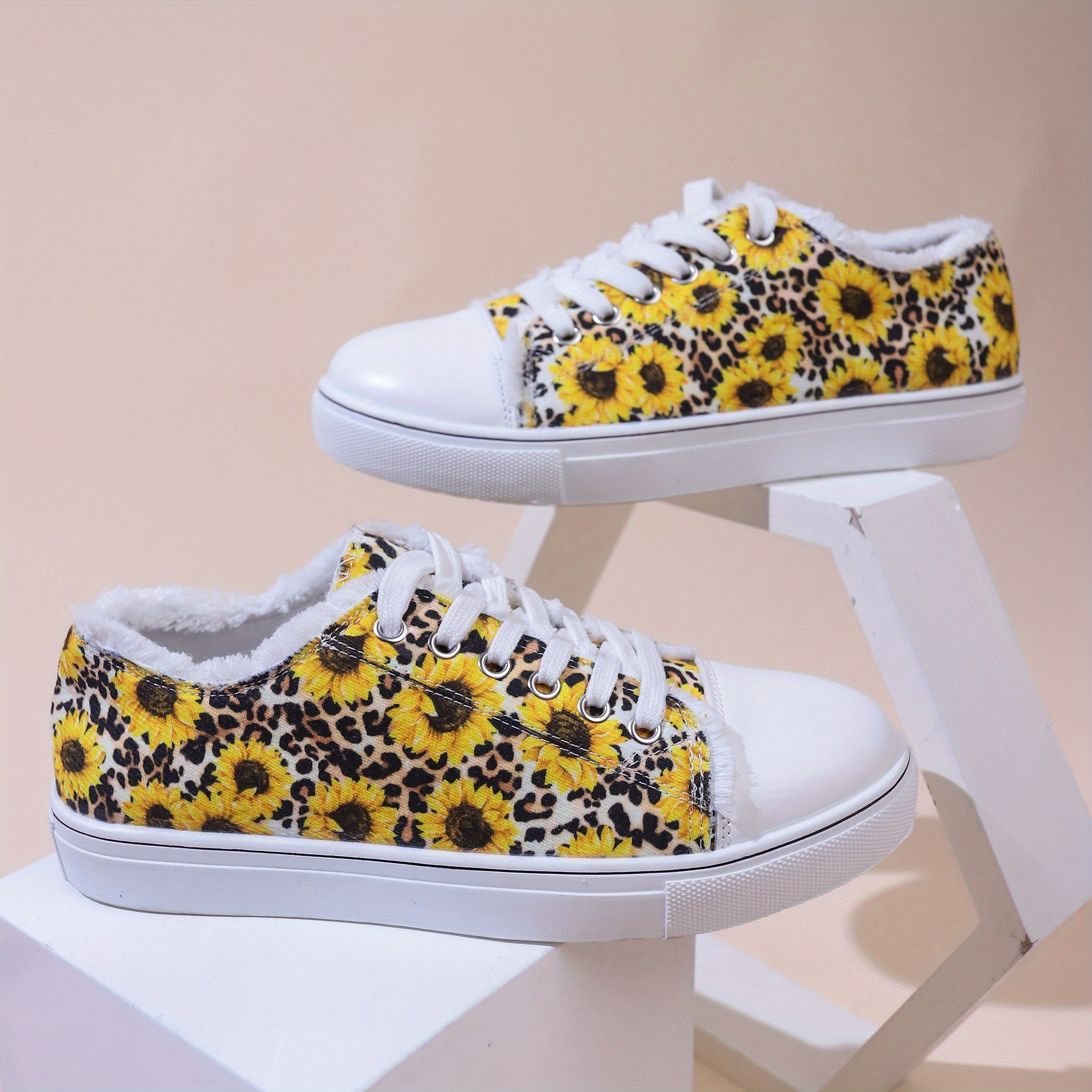 Women's Daisy Print Flat Shoes Lace Up Lightweight Non slip Shoes