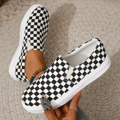 Women's Checkboard Pattern Flat Slip On Canvas Shoes