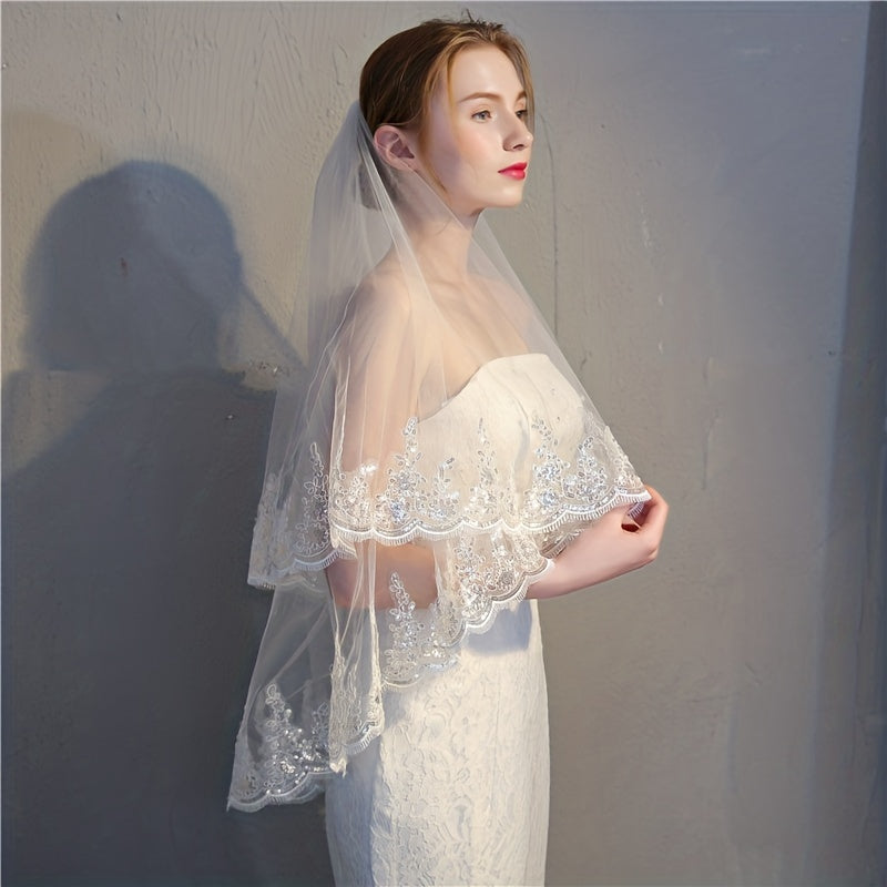 Short Lace Edge Bridal Wedding Veil with Comb