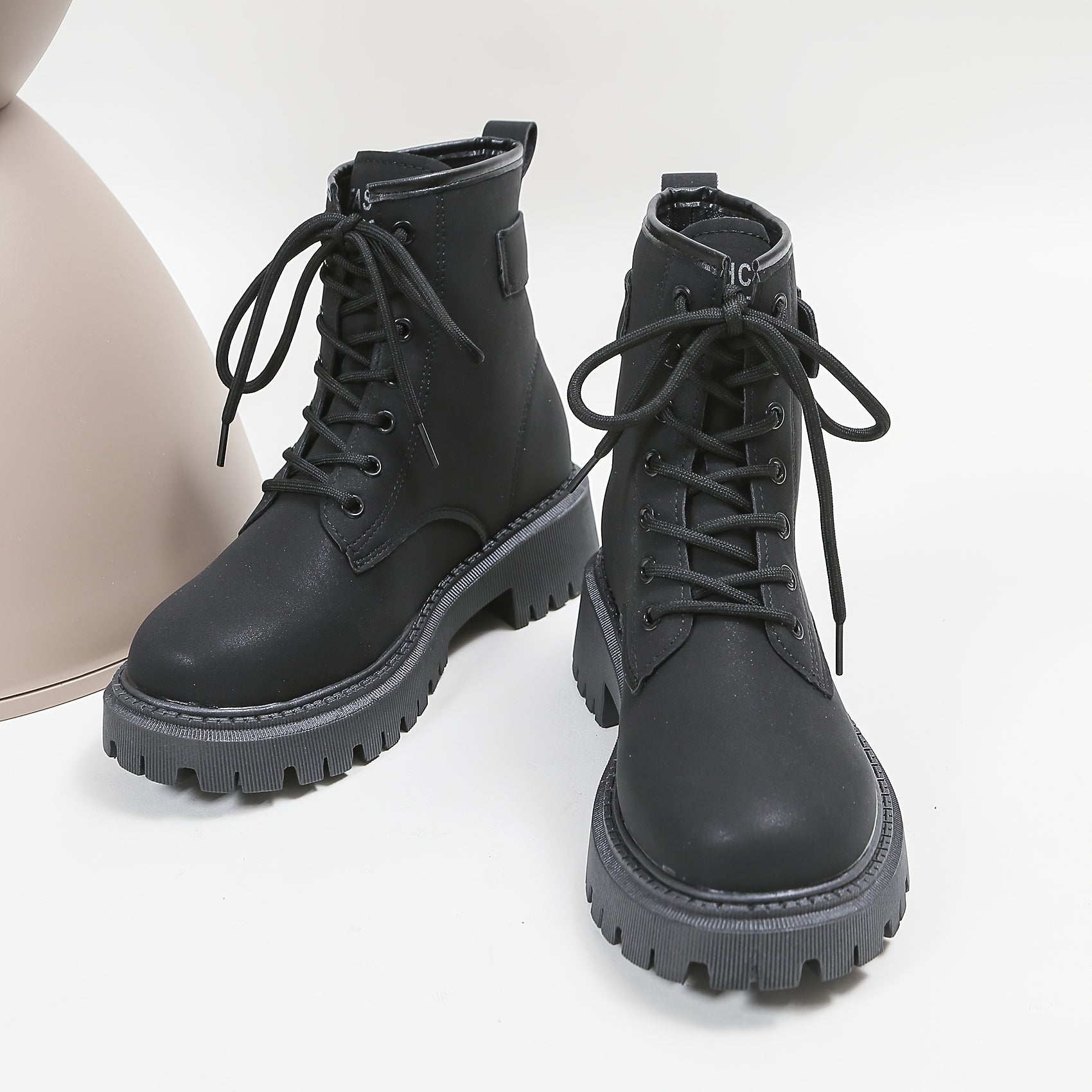 Women's Platform Ankle Combat Boots Lace Up Metal Buckle Round Toe Short Boots