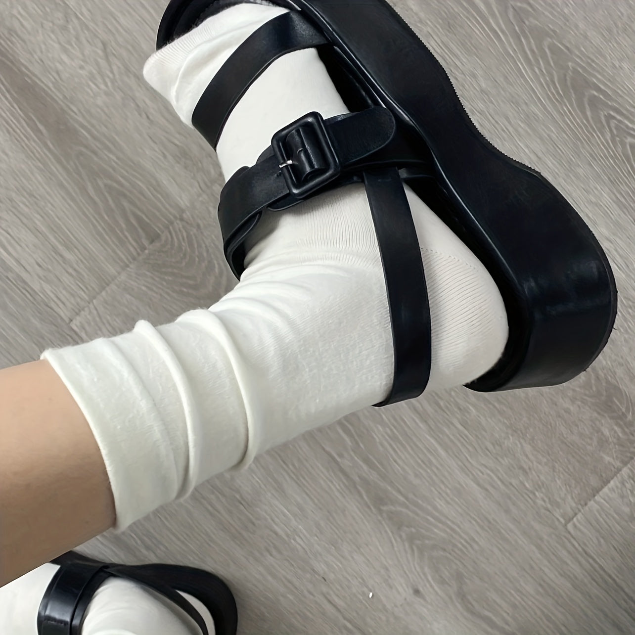 Women's Solid Crew Socks Breathable Mid Tube Stockings