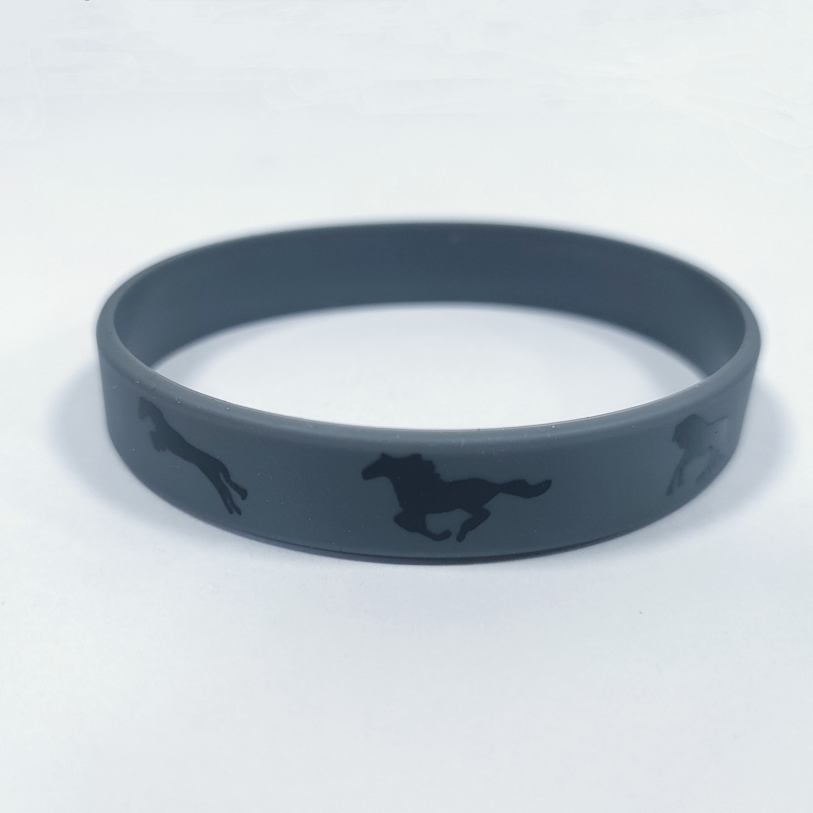 4pcs Solid Color Silicone Horse Bracelets For Party