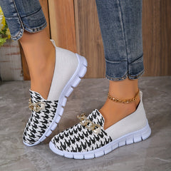 Women's Chain Decor Sneakers Breathable Slip On Shoes