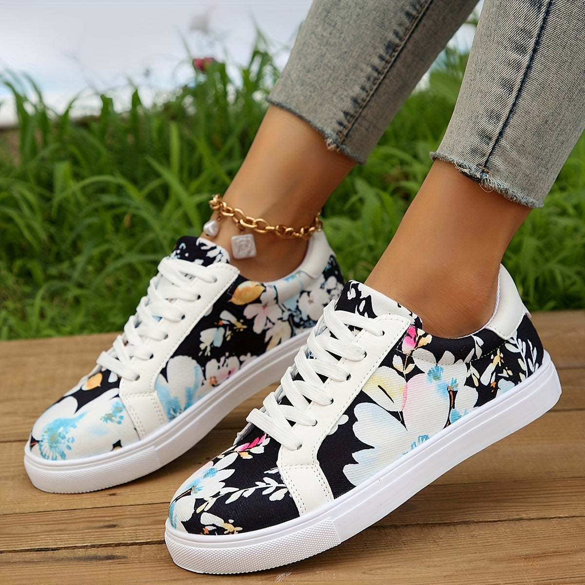 Floral Print Lace Up Skate Shoes Low Top Flat Sneakers