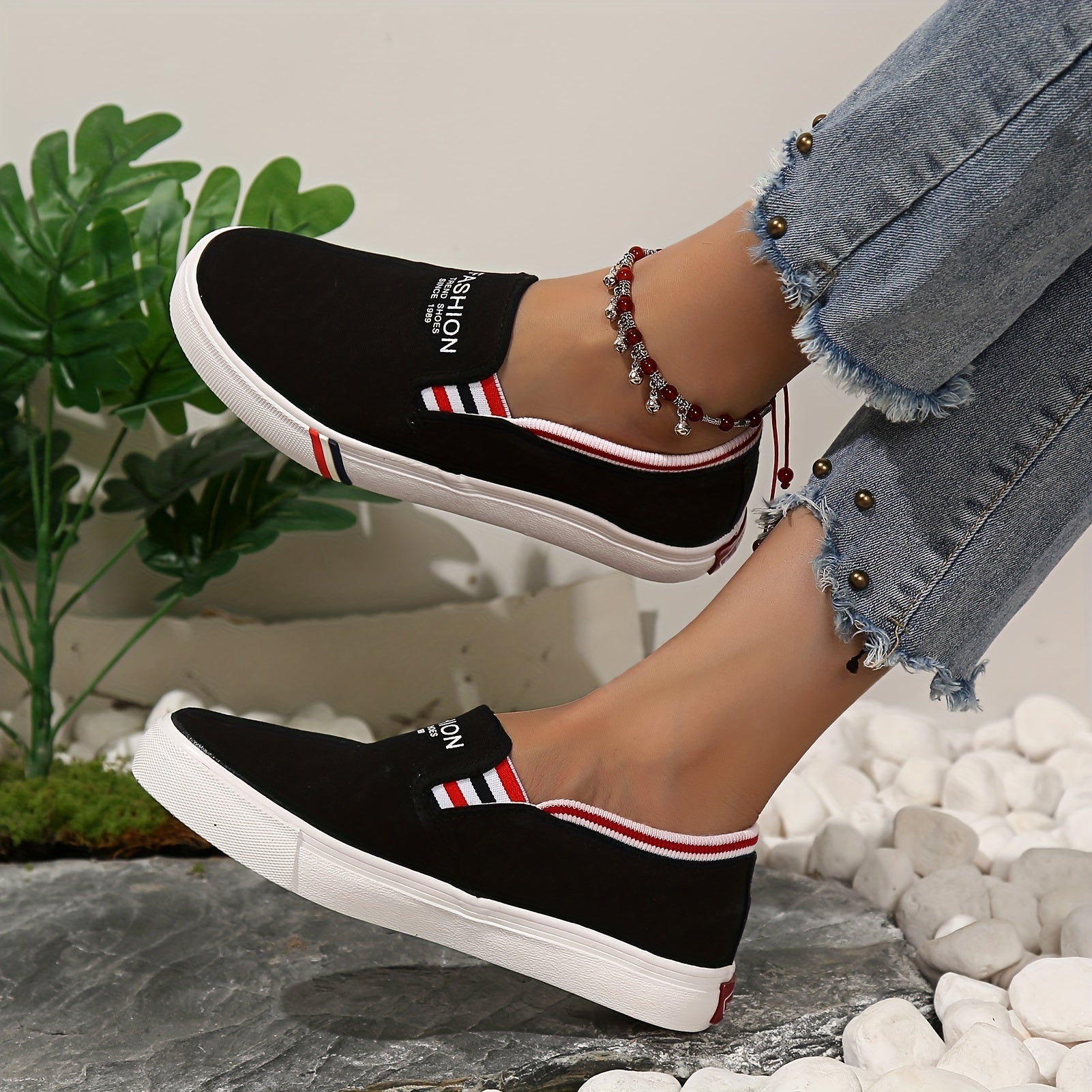 Women's Letter Decor Canvas Shoes Casual Slip On Outdoor Shoes