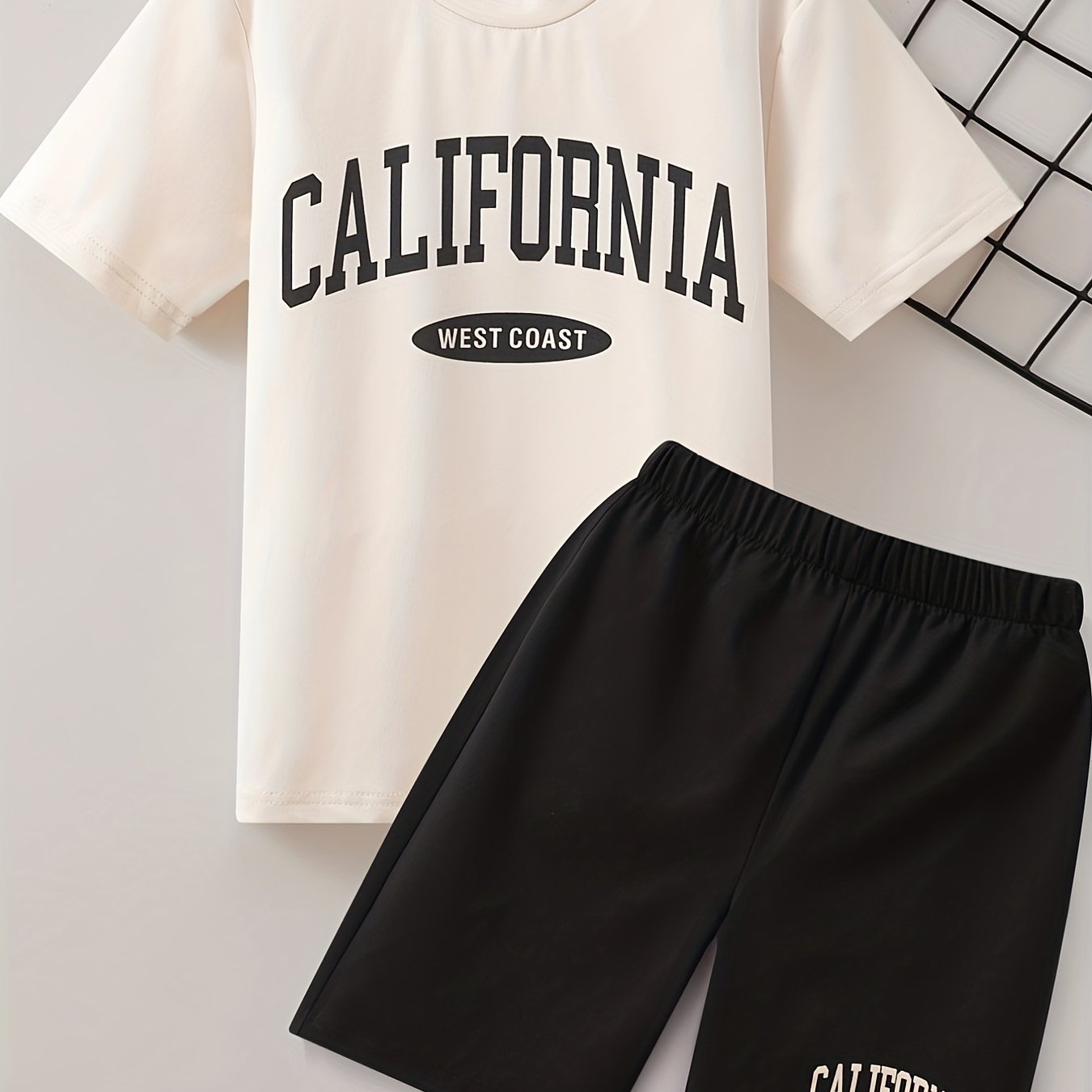 2pcs Boys California Print Tee & Shorts Set Summer Outfits