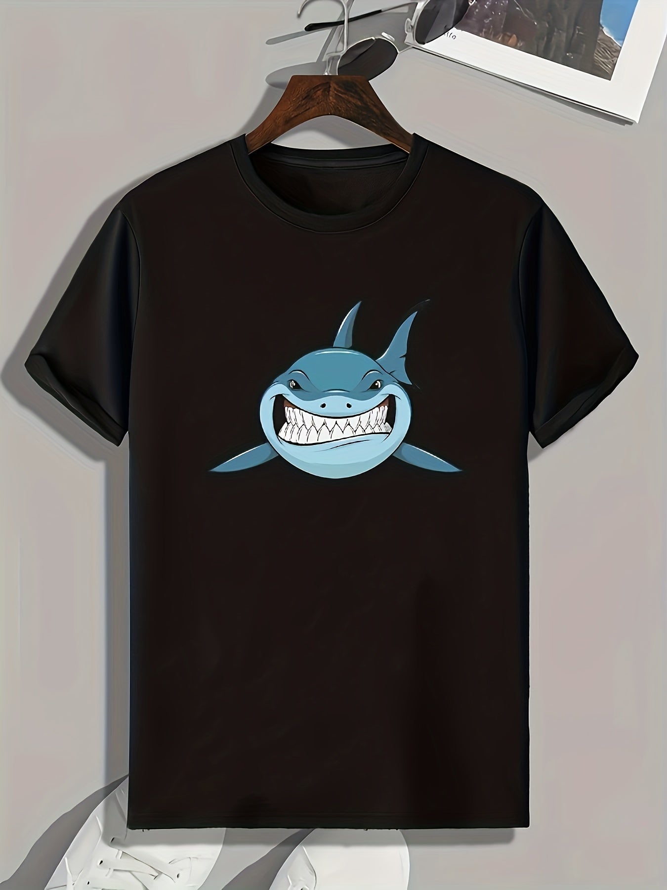 Cartoon Shark Print Men's Graphic T-shirt for Summer