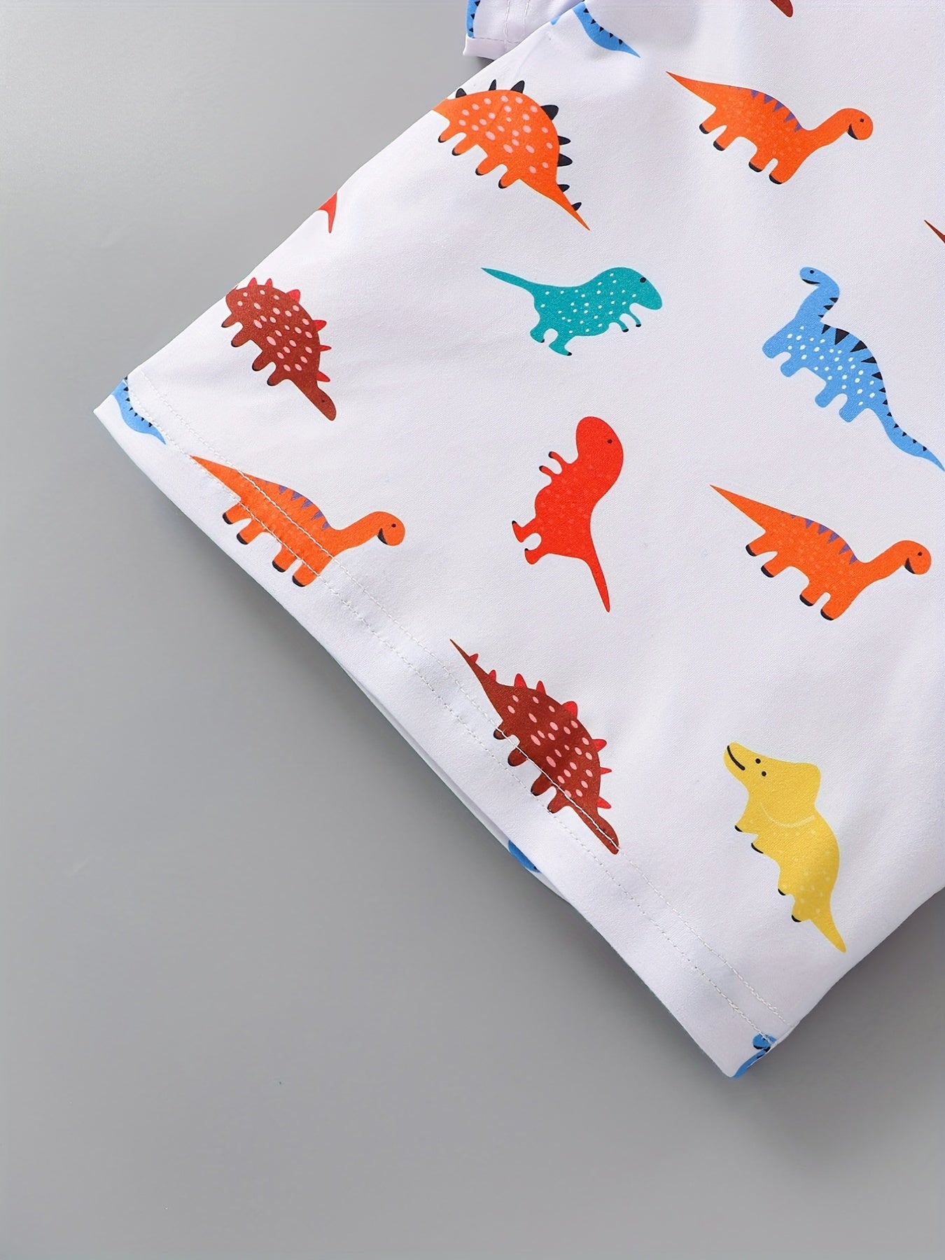 2pcs Baby Boys Dinosaur Print T shirt & Shorts Set