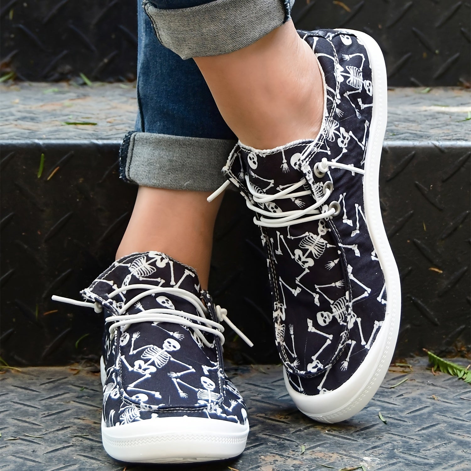 Women's Skull Print Canvas Shoes Lace-up Halloween Loafers