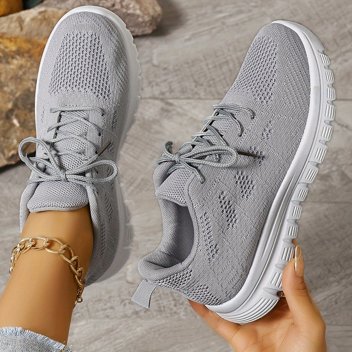 Solid Mesh Breathable Flying Woven Shoes Lightweight