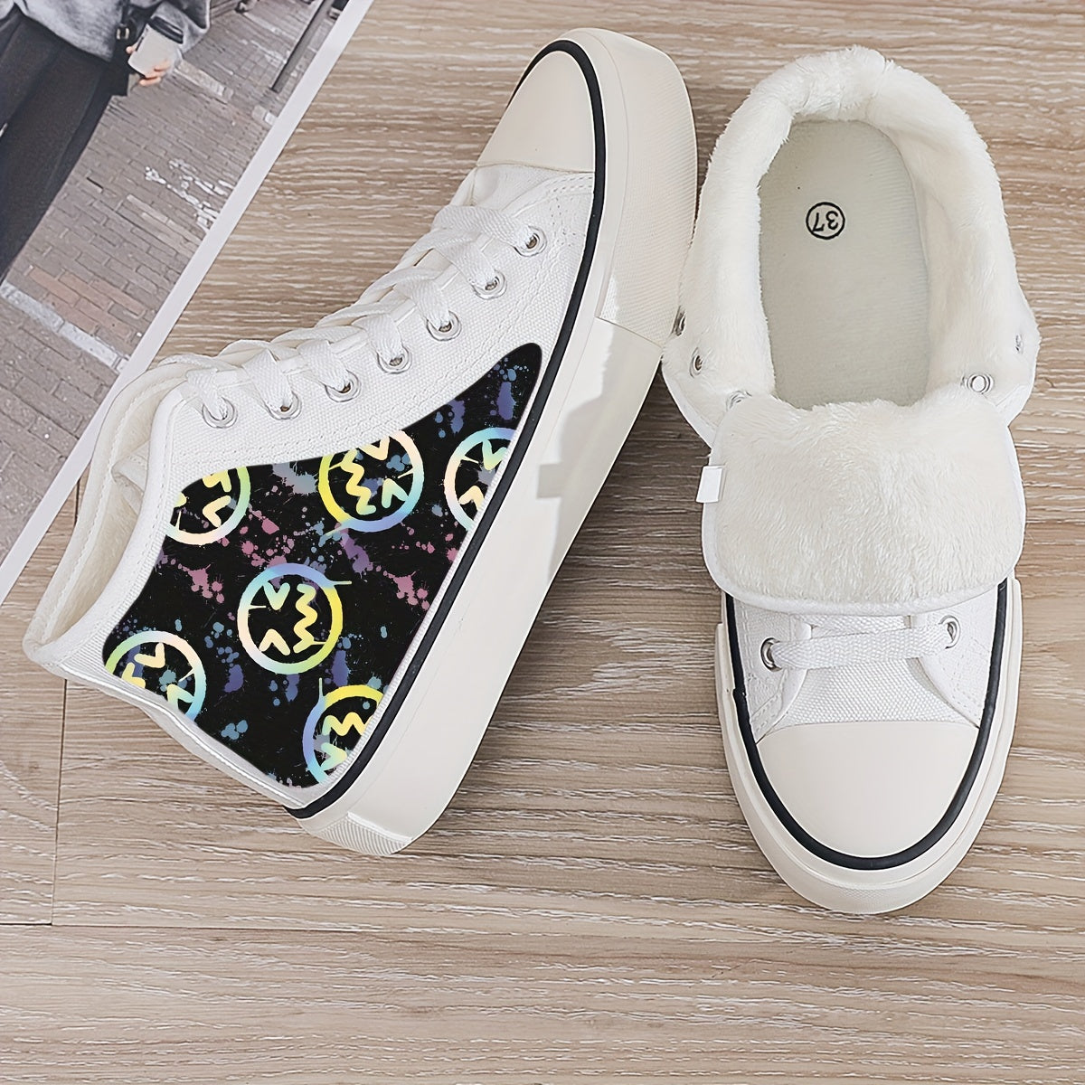 Girl's High Top Smile Face Skate Shoes With Plush Lining