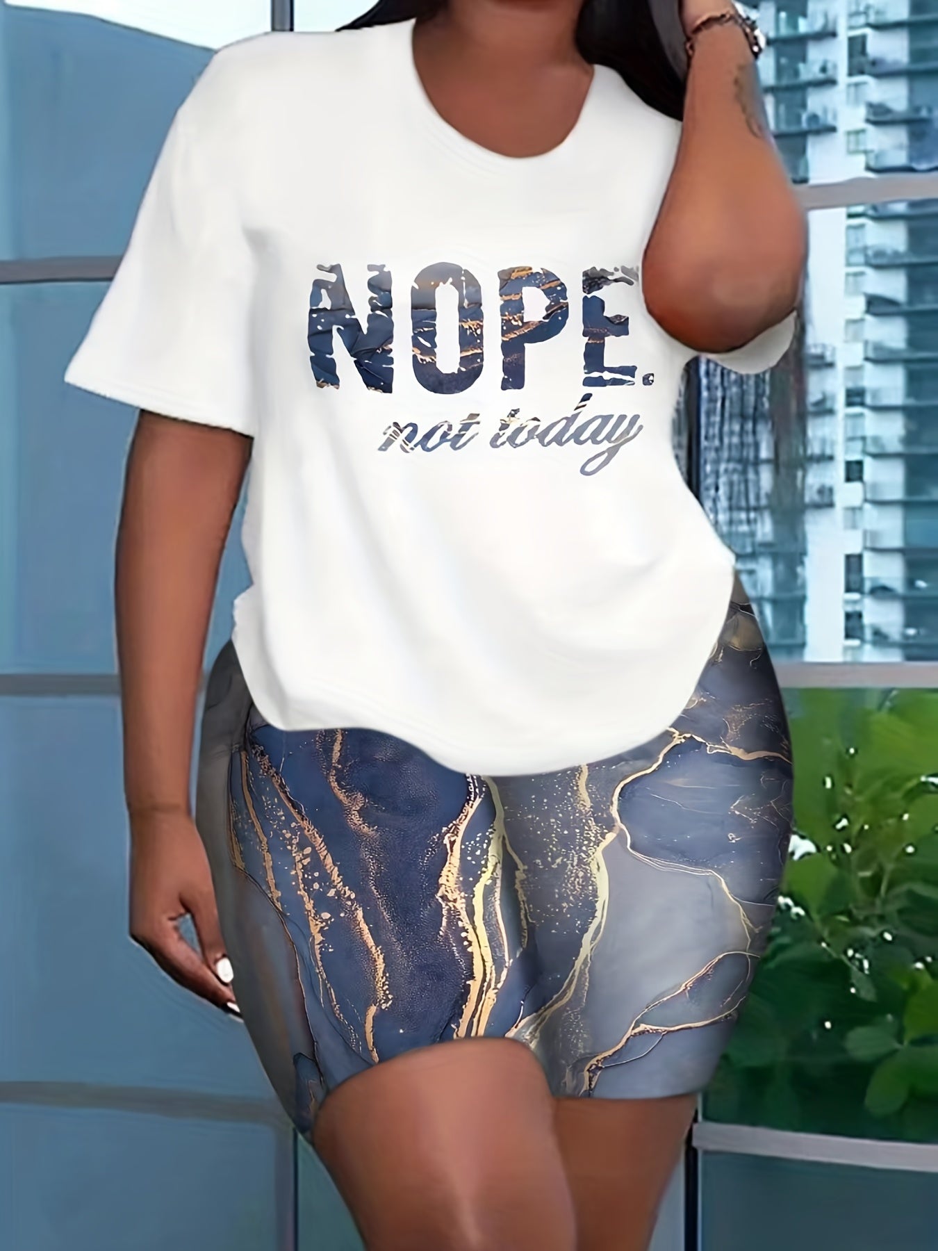 Art Letter Print Tee & Geometric Print Shorts Set