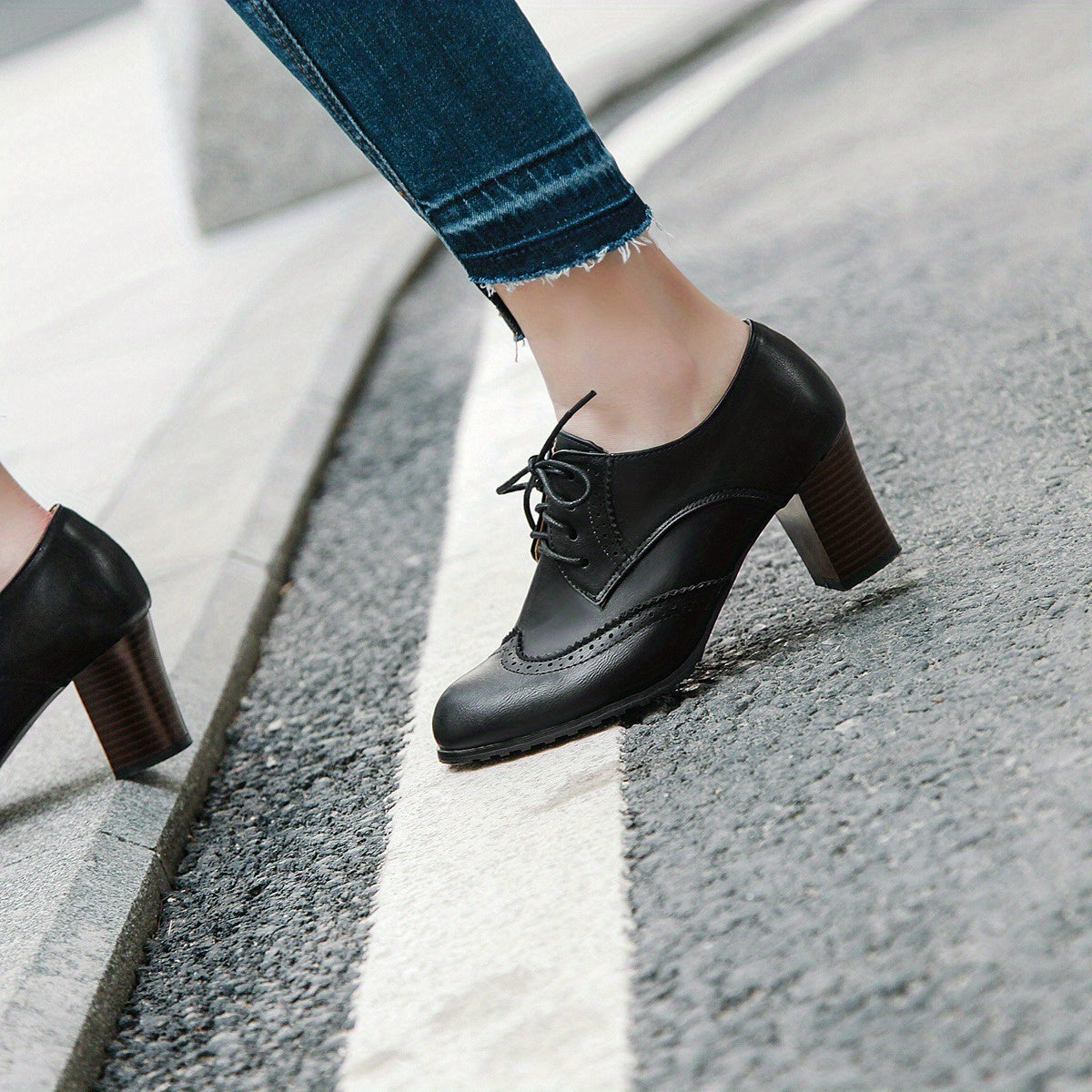 Women's Lace Up Chunky Heel Shoes Low Round Toe Comfy Oktoberfest Dress