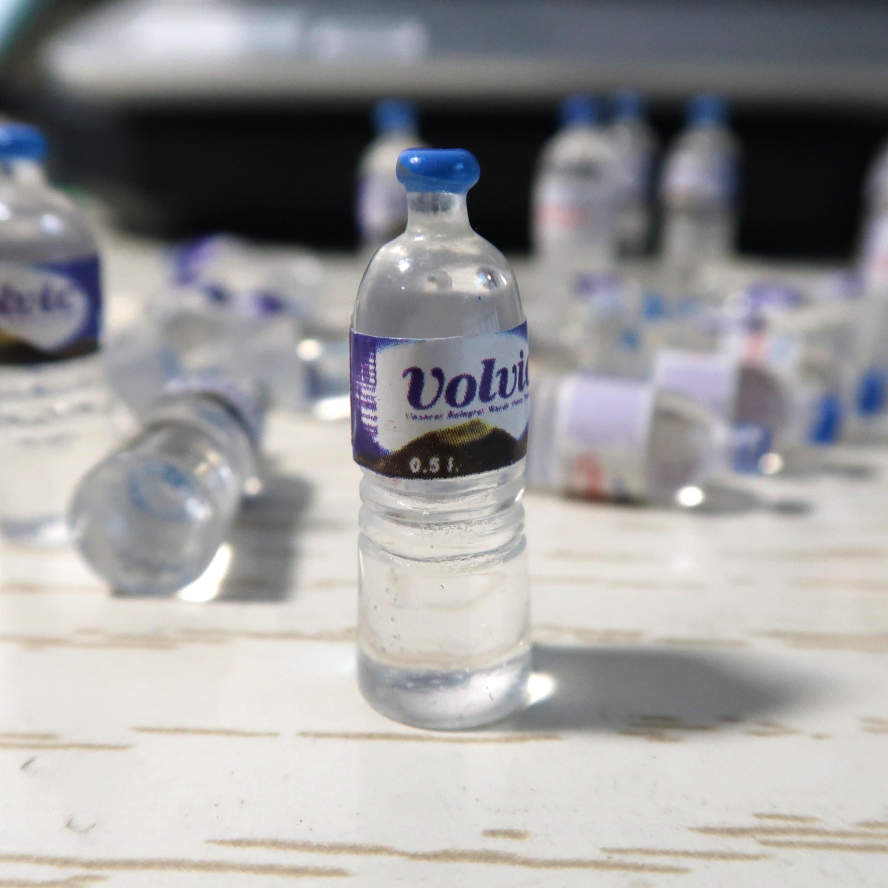 Mini Water Bottle Set of 5 Resin Material for 1:12 Scale Dollhouse Decorations