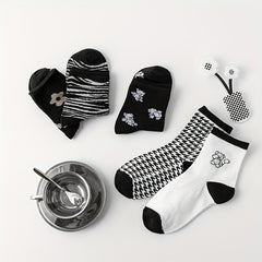 5 Pairs Cartoon Pattern Mid Tube Socks for Women