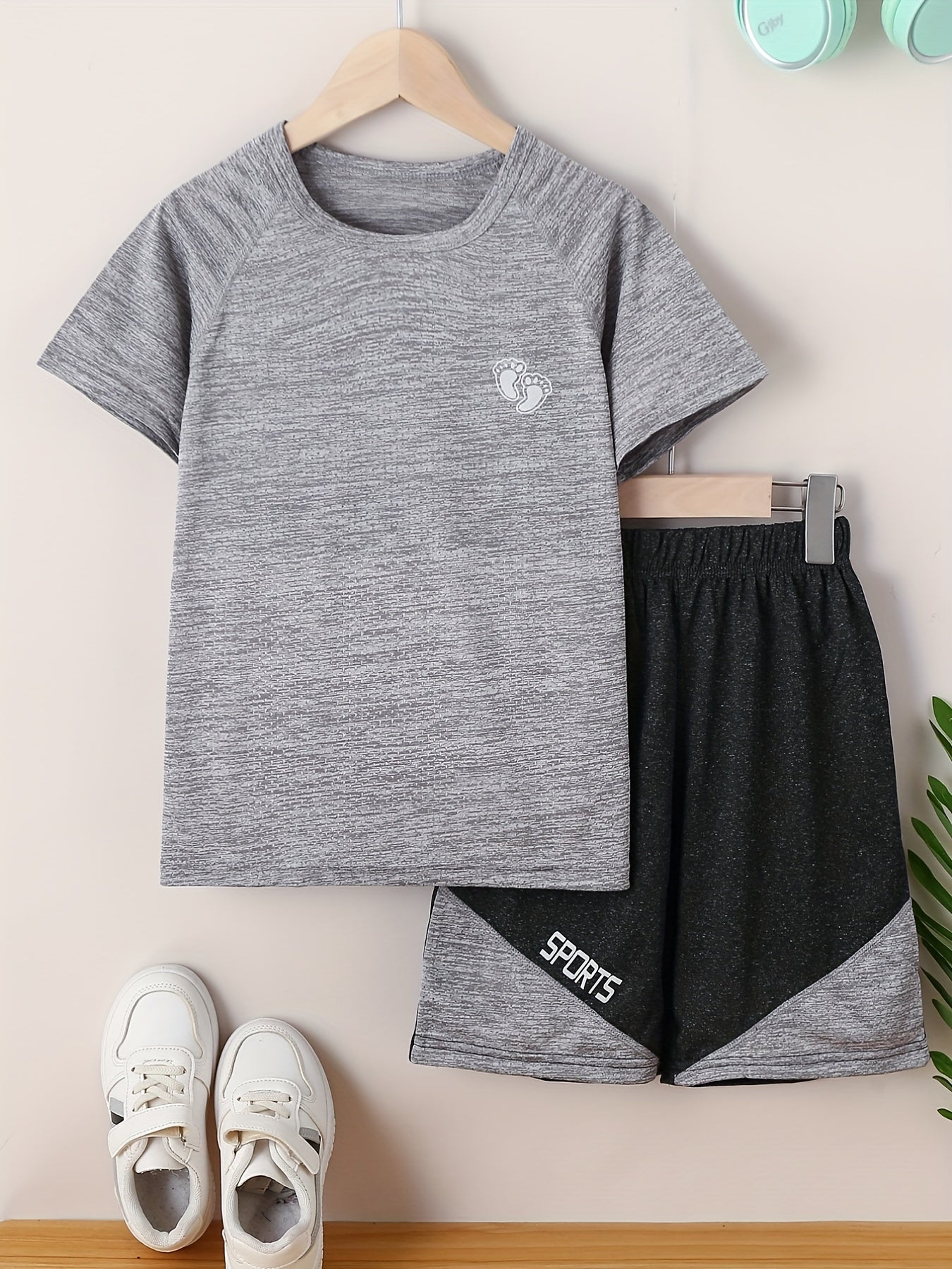 Toddler Boys Quick-dry Footprint Graphic T-shirt and Block Shorts Set