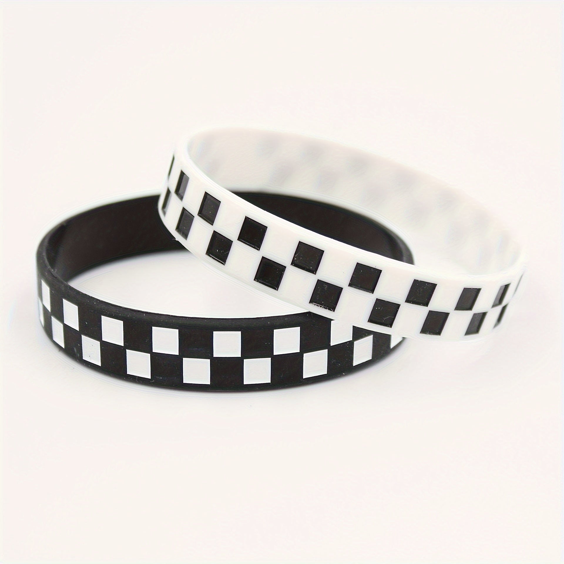 2pcs Checkerboard Pattern Silicone Bracelet Racing Wristband