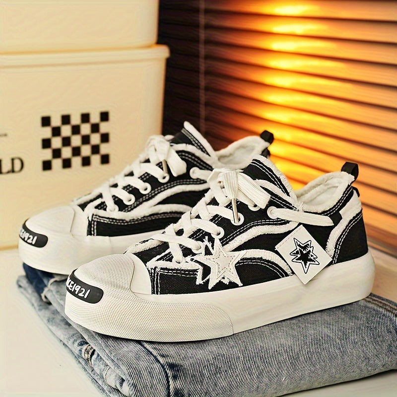 Women's Star Patched Platform Skate Shoes
