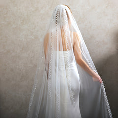 Romantic Lace Bridal Gown & Veil Vintage Wedding Dress