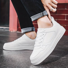 Men's Skate Shoes Lace-Up Sneakers with Good Traction