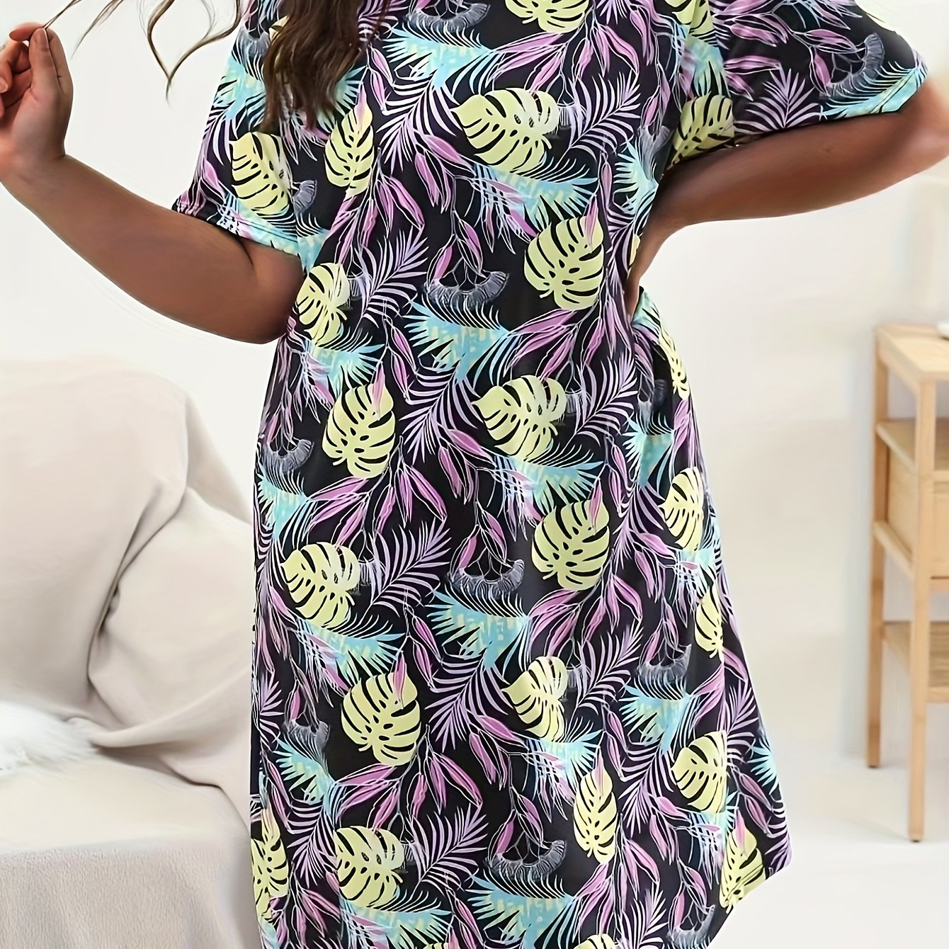 Tropical Print Round Neck Nightdress