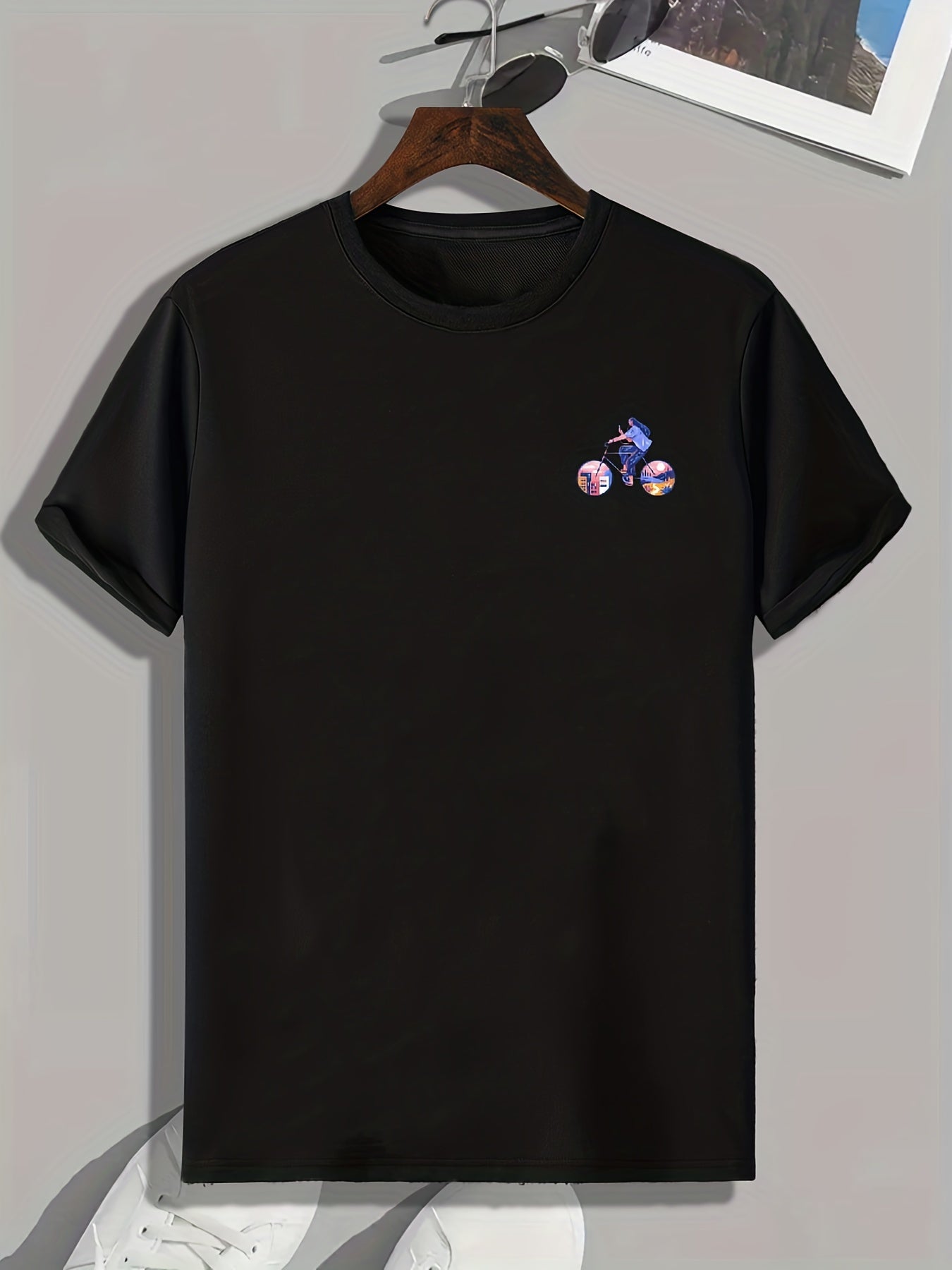 Cycling Girl Print Men's Comfy T-shirt for Outdoor Summer