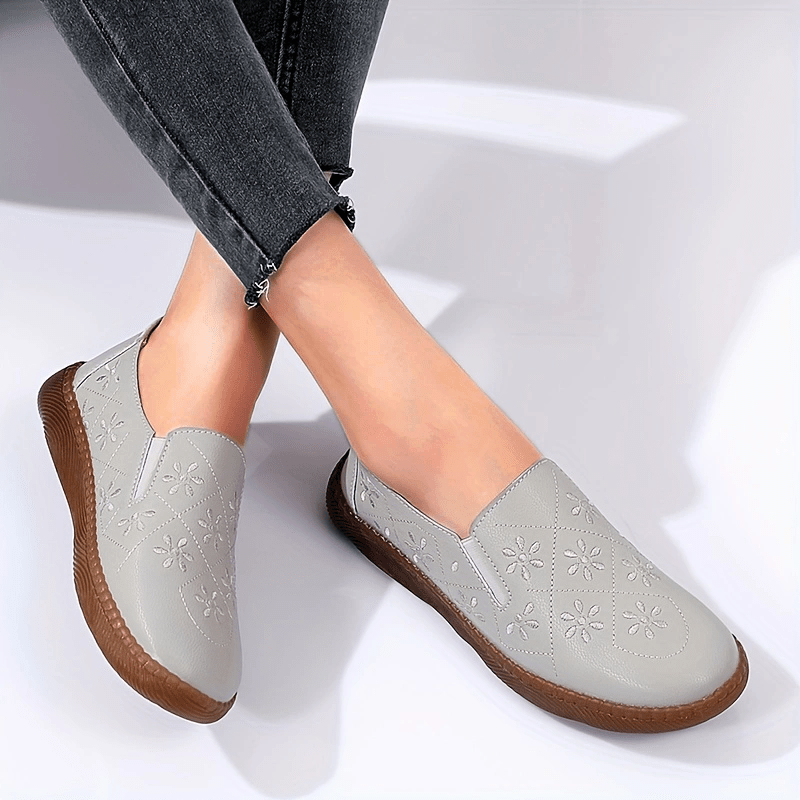 Women's Lightweight Closed Toe Slip On Shoes