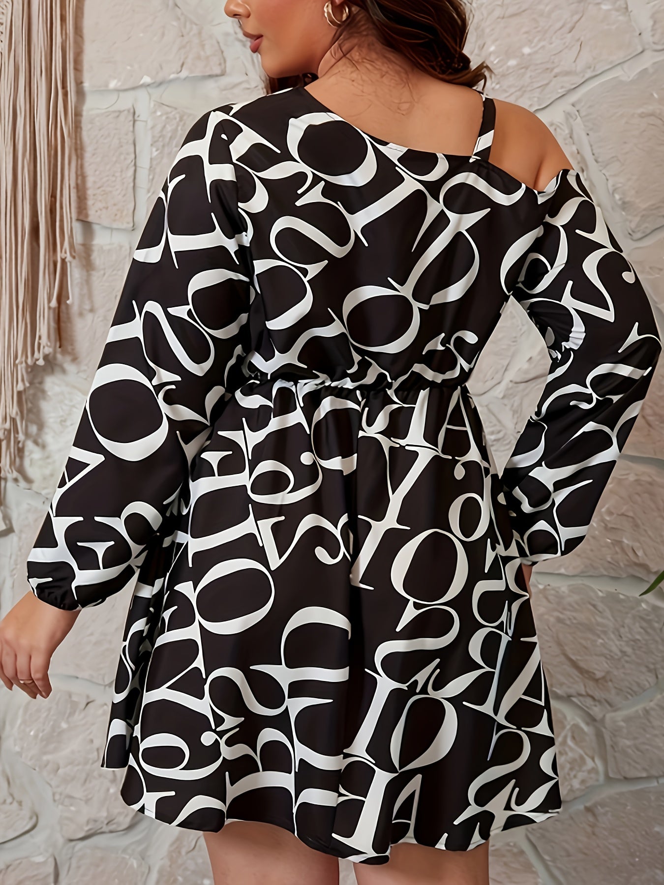 Dress Women's Plus Letter Print Chain Linked Cold Shoulder