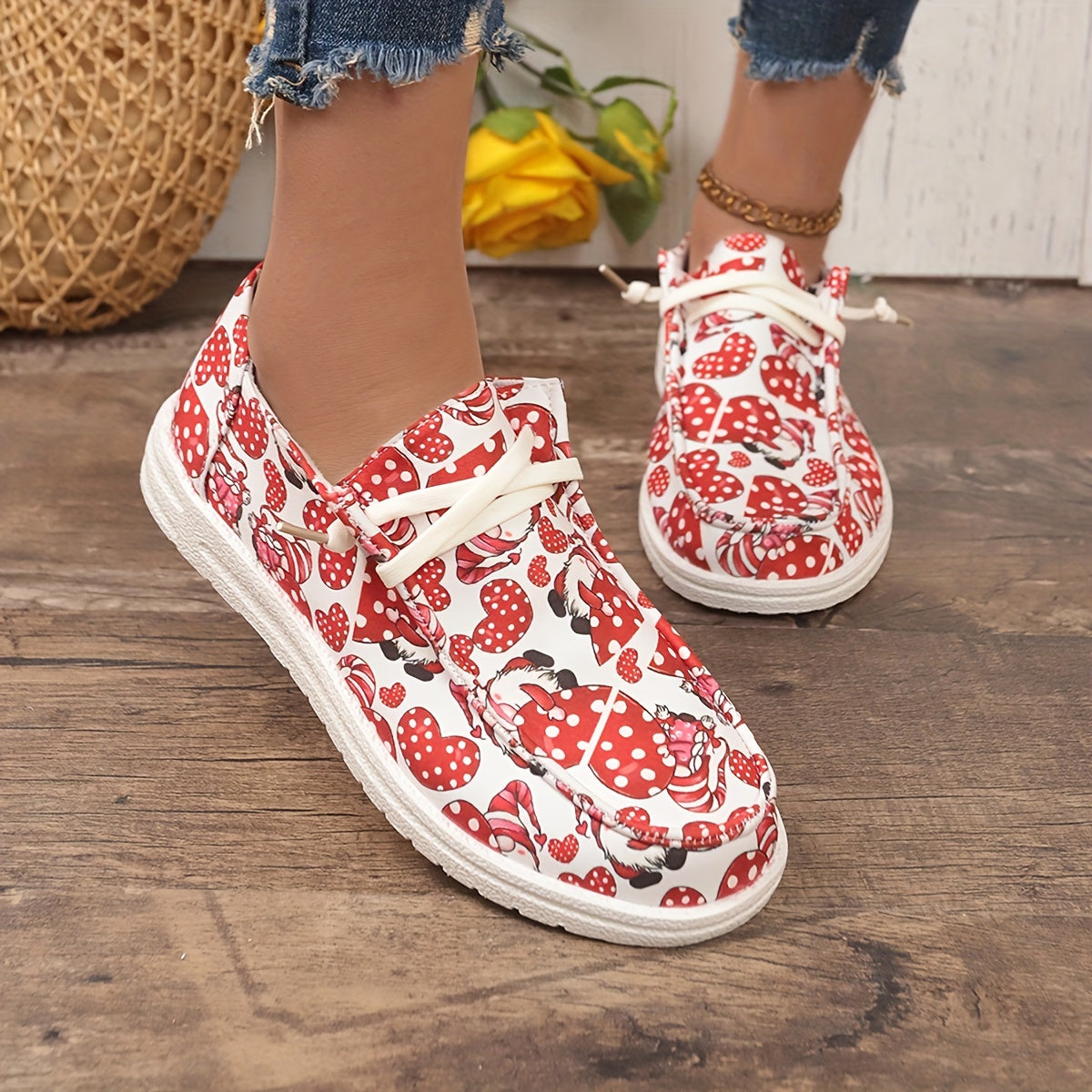 Women's Skate Shoes with Dwarf & Heart Pattern
