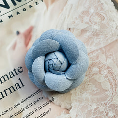 Delicate Flower Shape Woven Brooch for Men Women