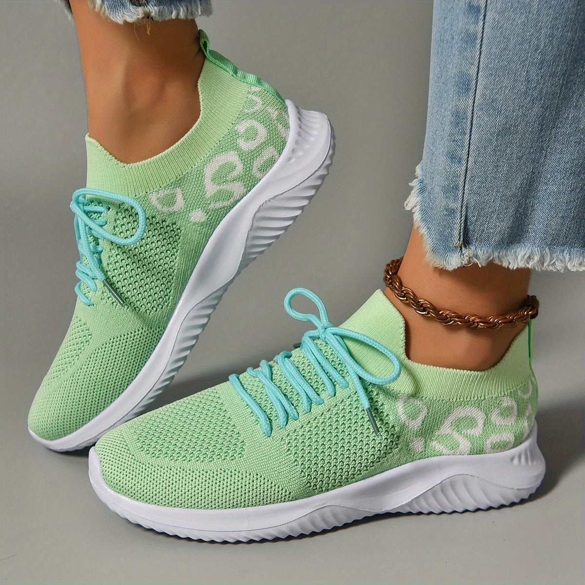 Women's Breathable Knit Sports Shoes Lace Up Low Top Running Shoes