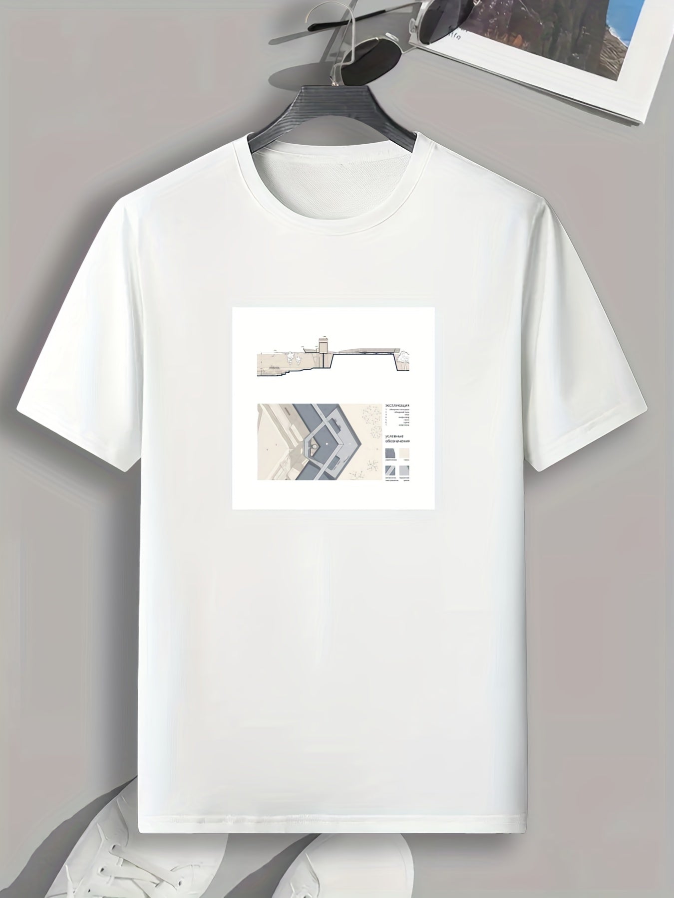 Modern Style Men's Stretch Tee for Summer Outdoor Activities