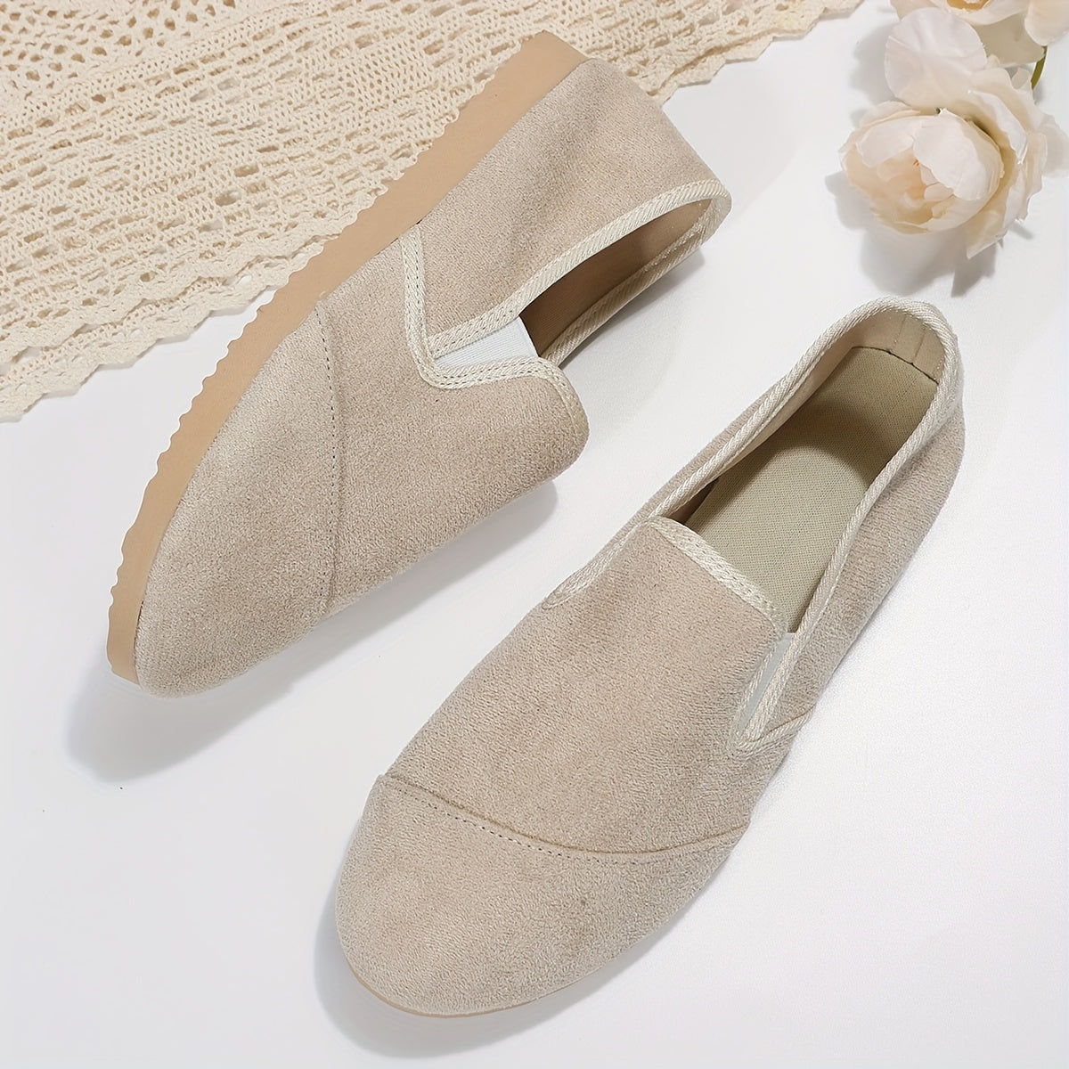 Women's Solid Slip On Sneakers Lightweight Outdoor Shoes