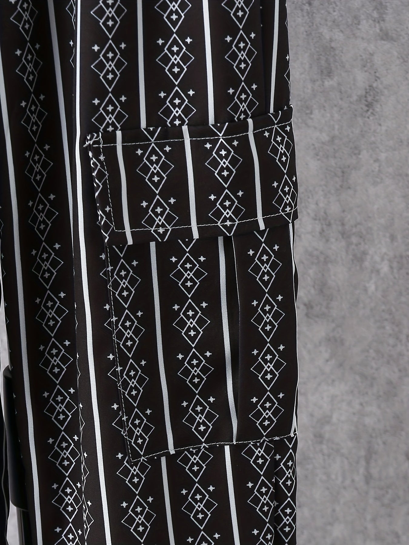 Boy's Geometric Print 2pc Shirt & Pants Set