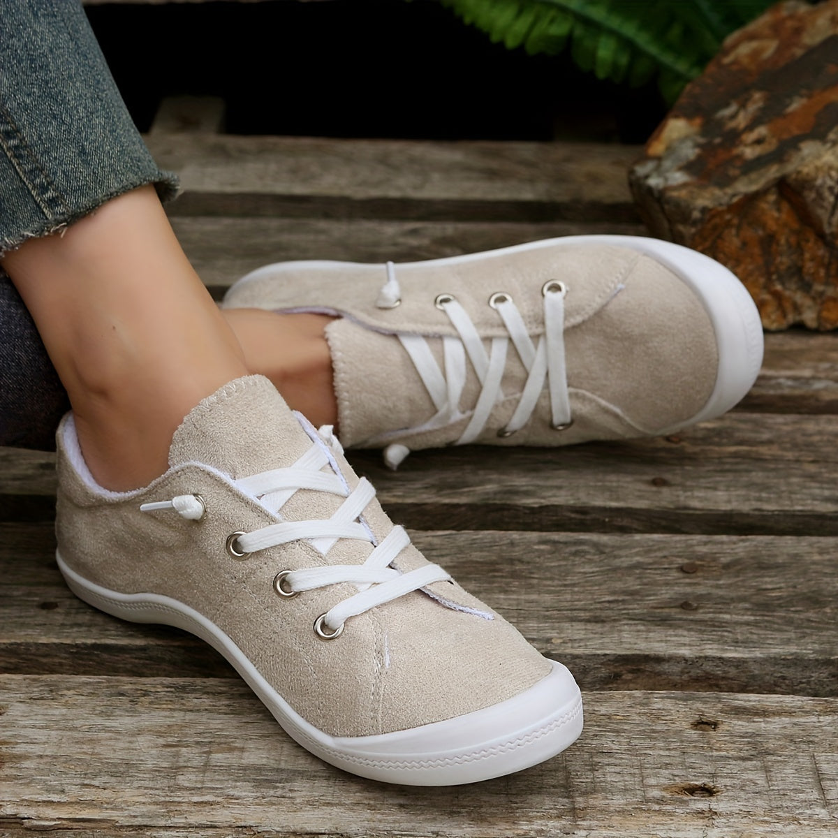 Women's Lightweight Canvas Lace Up Sneakers