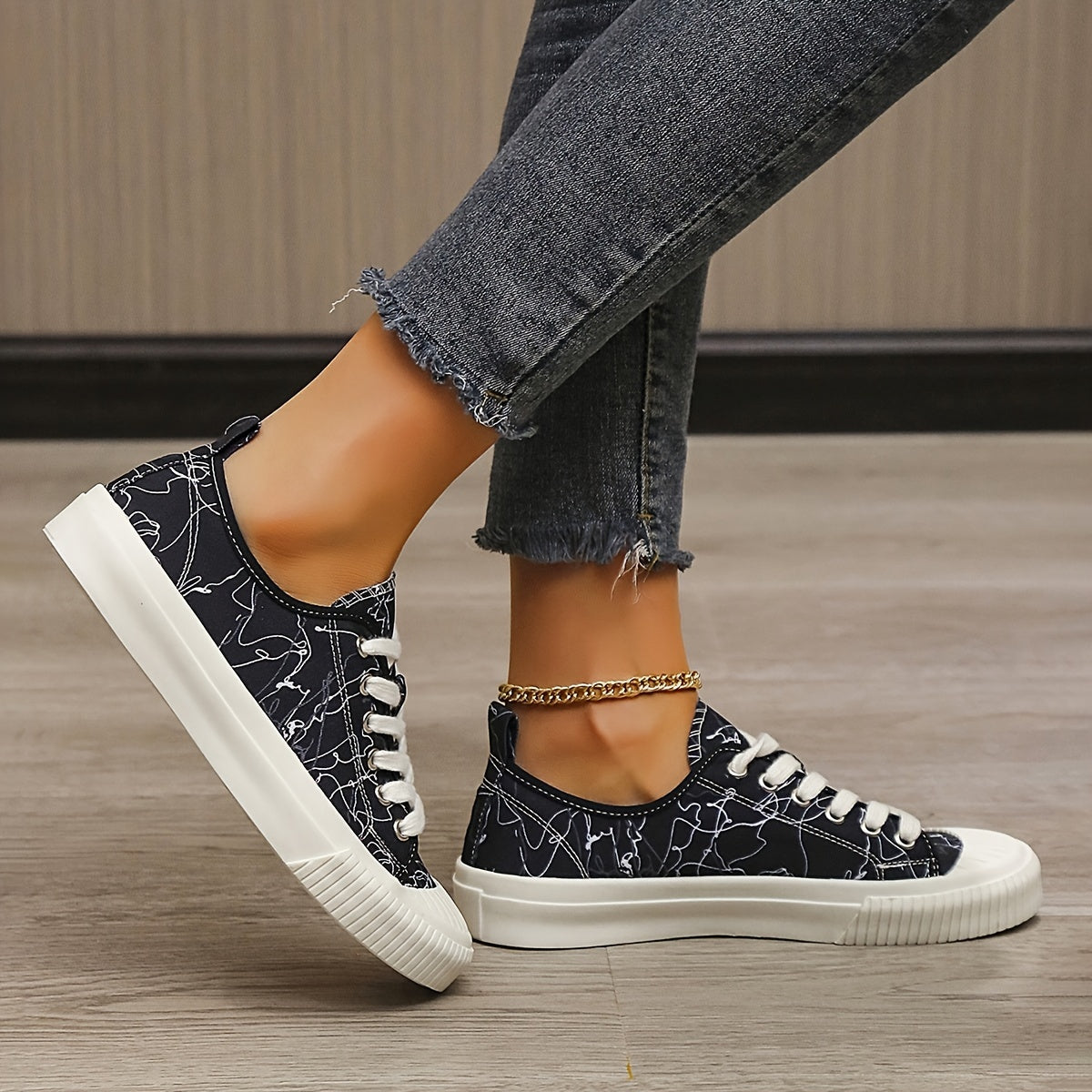 Women's Graffiti Printed Sneakers Low Round Toe Non Slip Biscuit Bottom Shoes