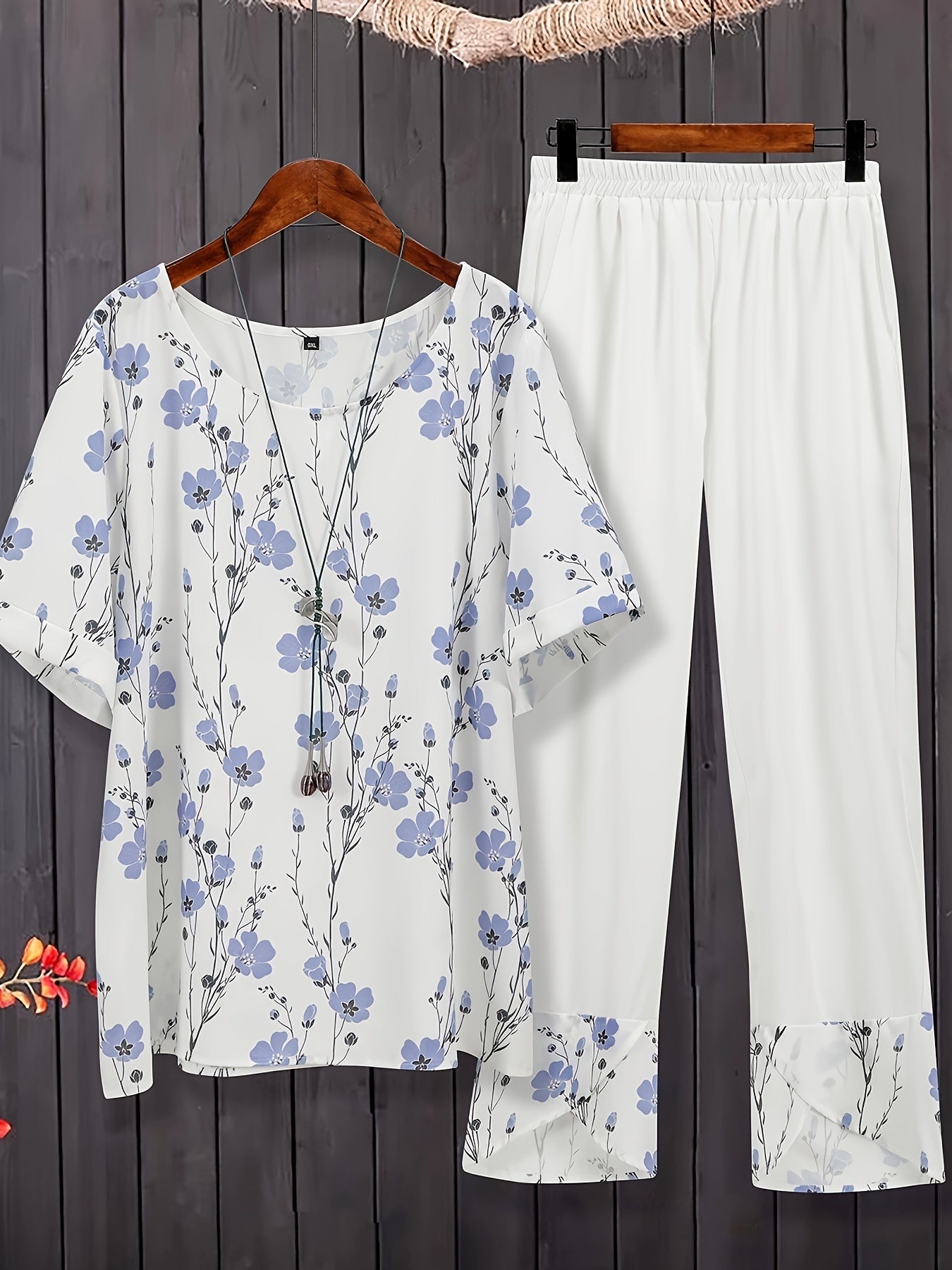 Women's Plus Floral Tee & Pants Two Piece Set