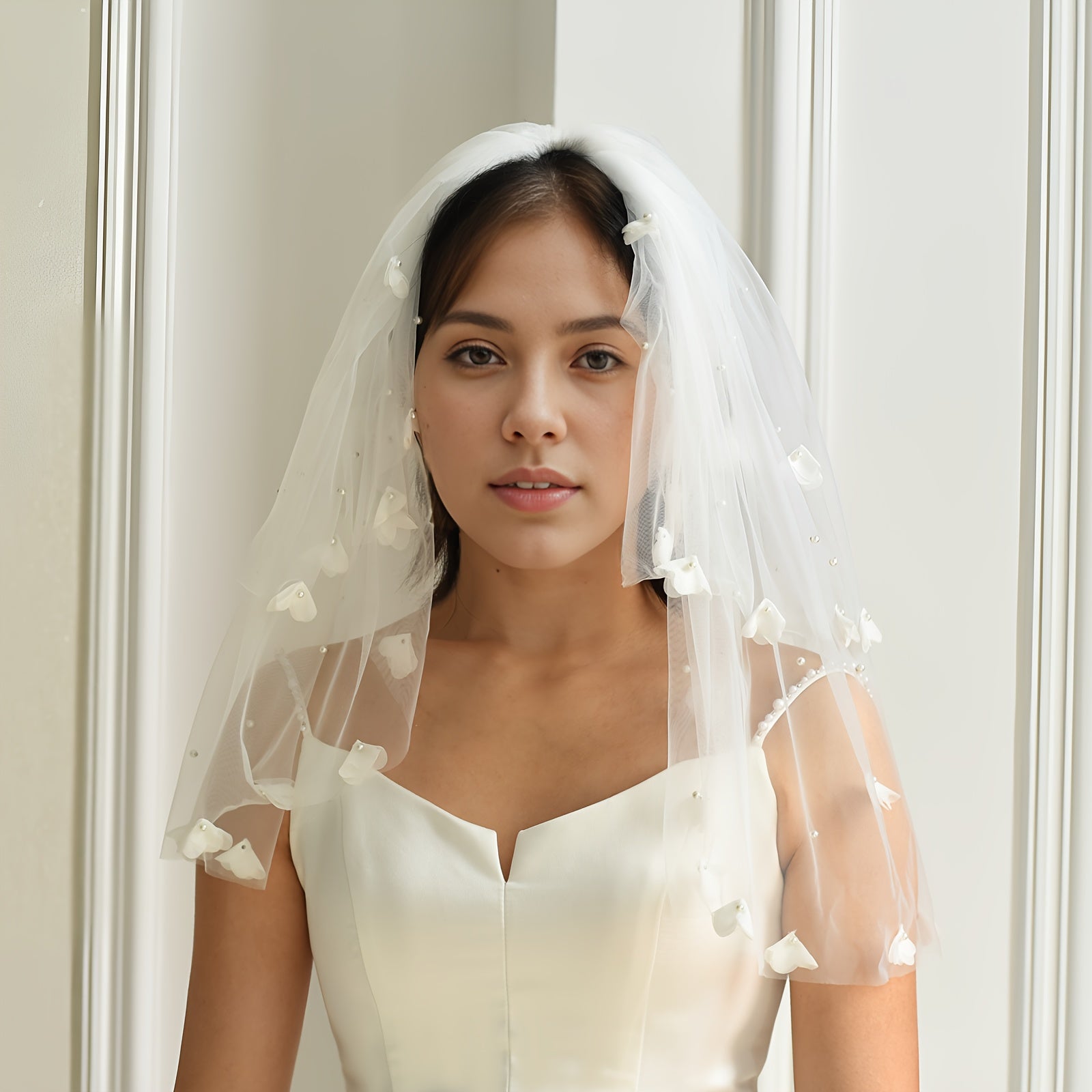 Bridal Veil Short with Hair Comb & Pearl Petal Romantic Wedding Photography Prop