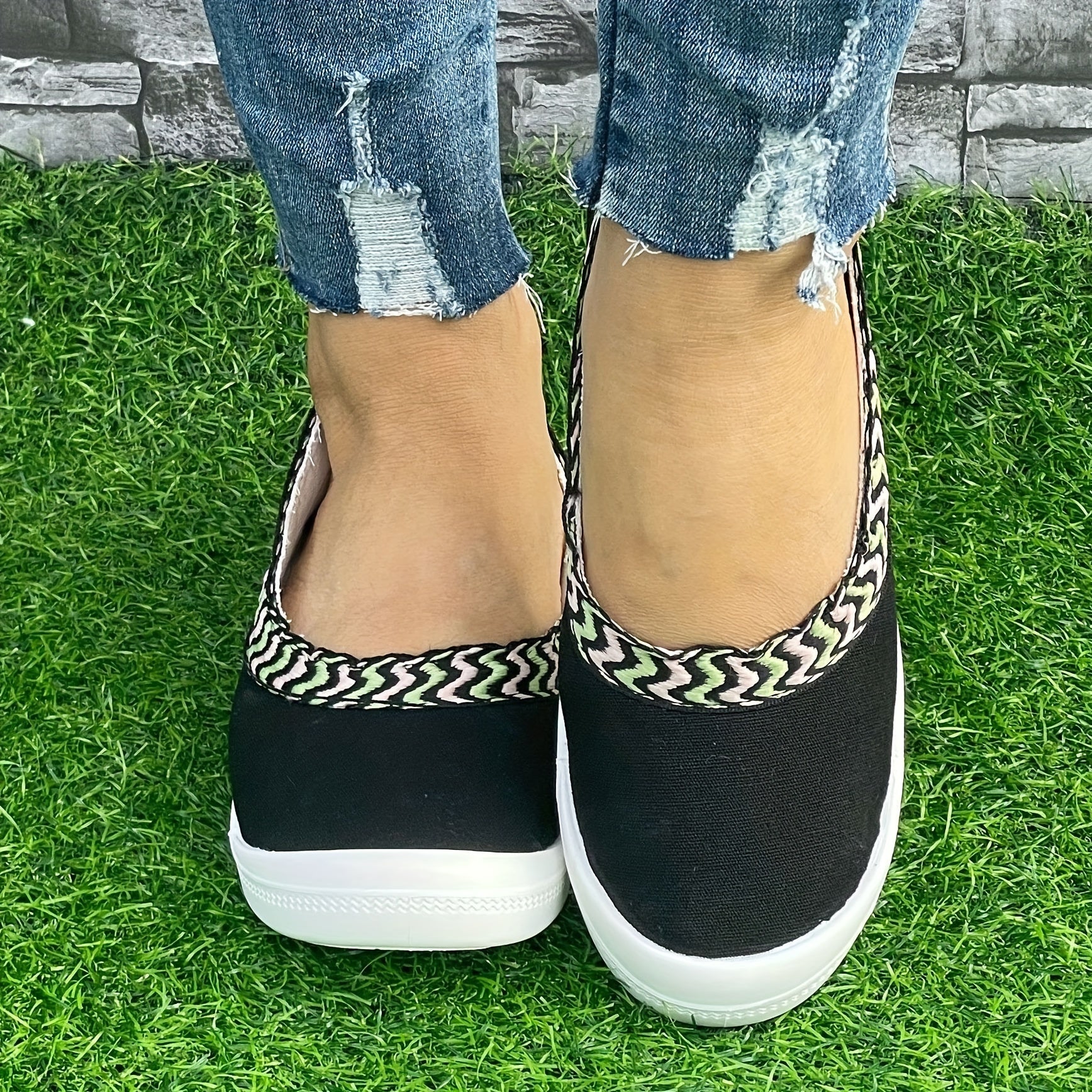 Women's Slip On Flat Shoes Lightweight Comfortable Walking Shoes