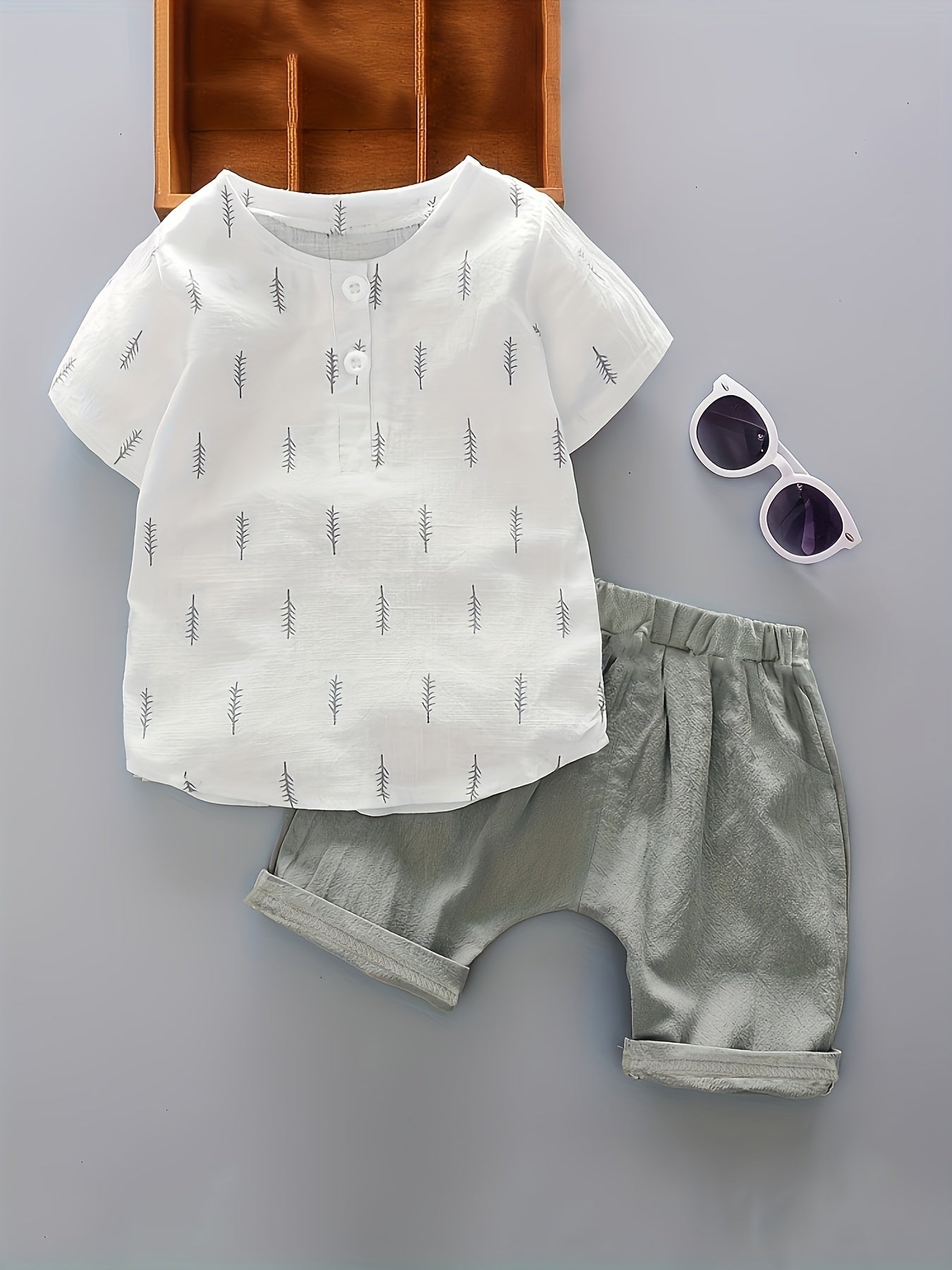2pcs Baby Boys Trees Print Tops & Shorts Set