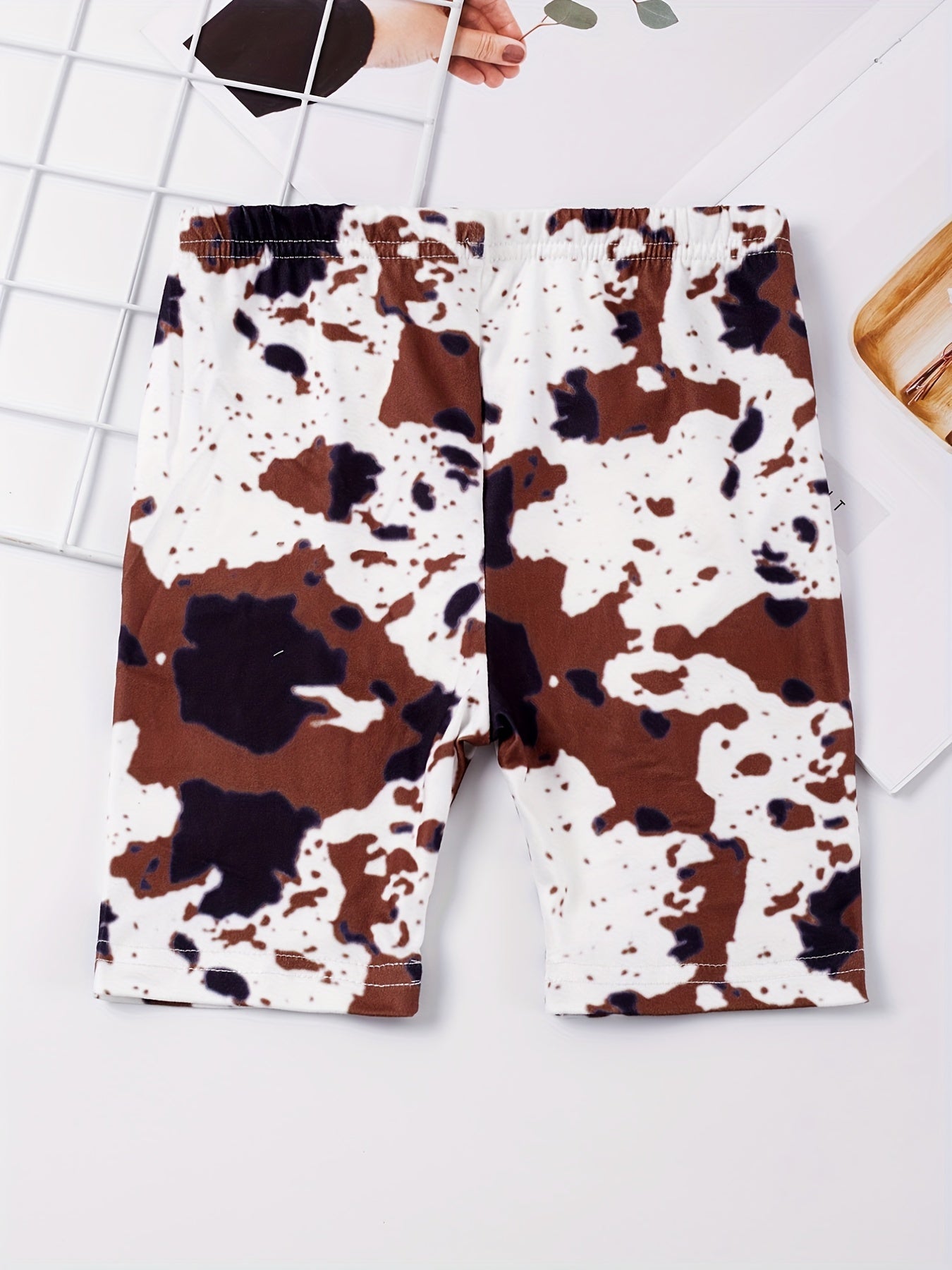 2pcs Toddler Girls Cow Graphic Biker Shorts Set
