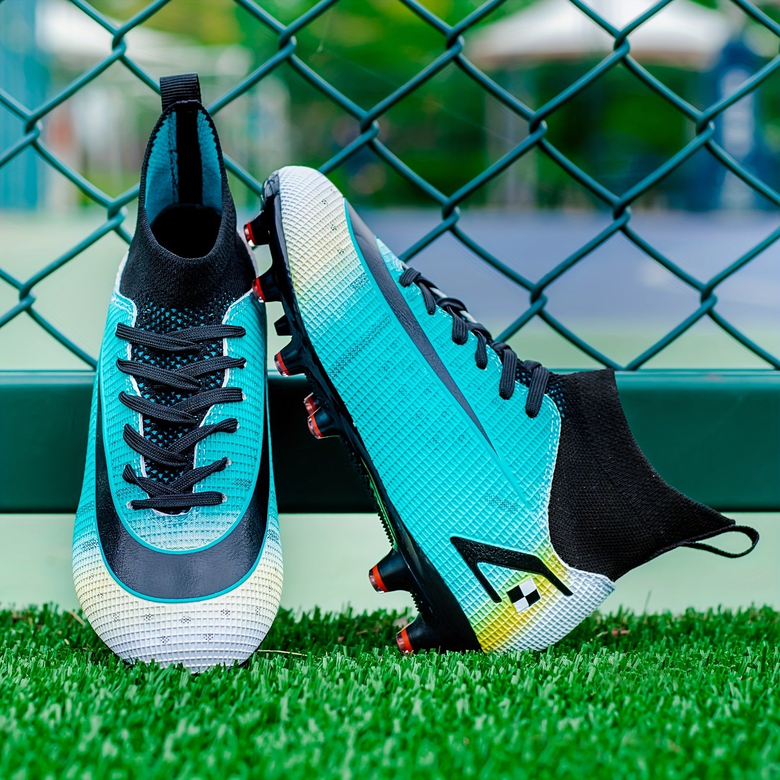 Youth Spiked Soccer Shoes - Lightweight Outdoor Training Football Shoes