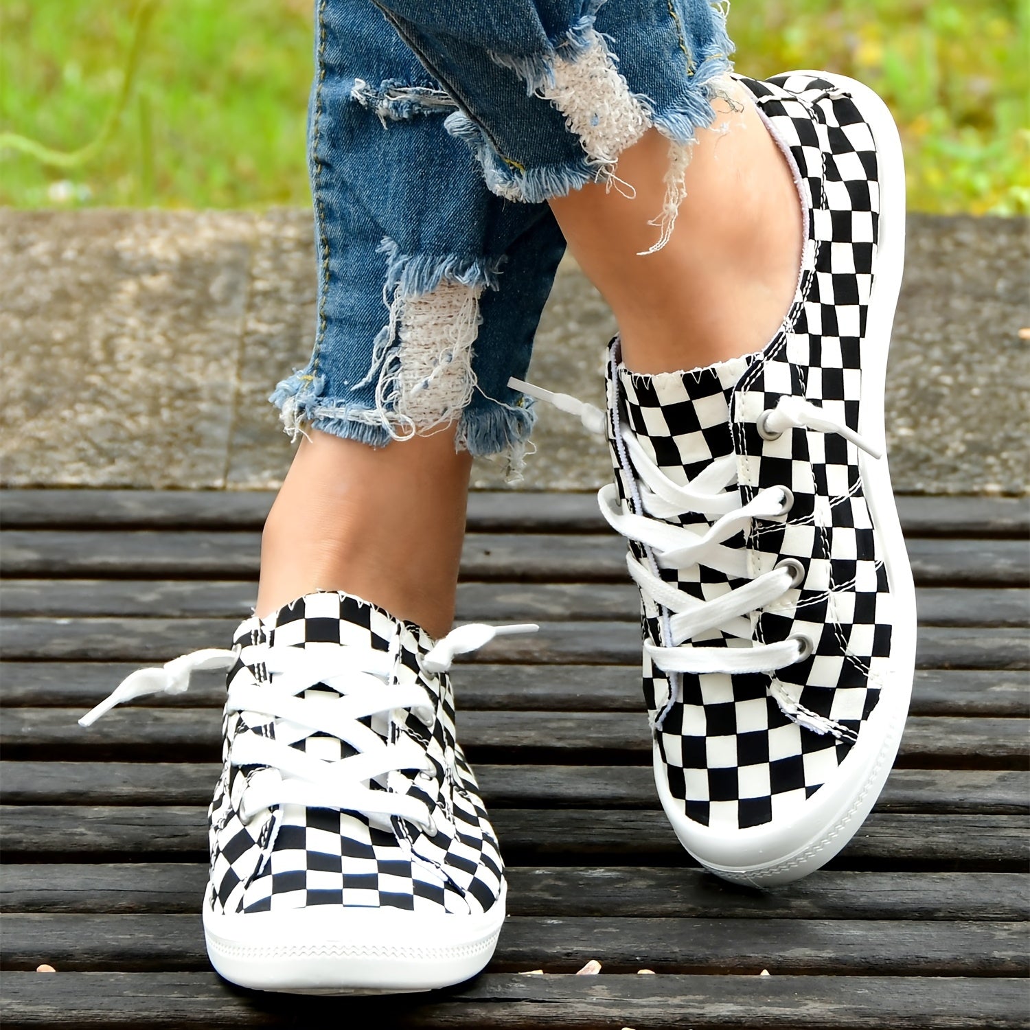 Women's Checkerboard Flat Canvas Shoes Lace up Low Top Casual Walking Shoes
