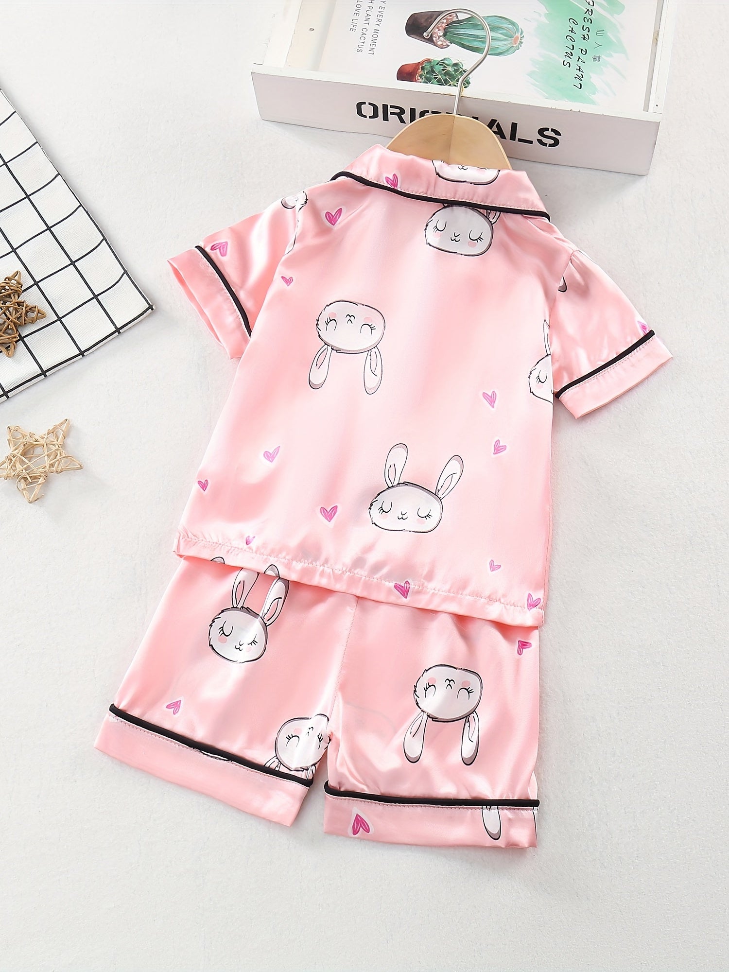 Girl's 2pcs Cartoon Rabbit Pajamas Button Top & Shorts Set