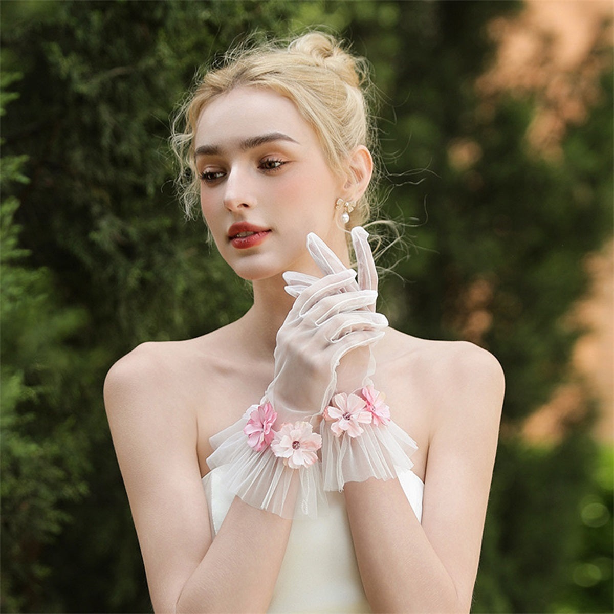 3D Floral Bridal Gloves Pastel Pink Soft Tulle Cuff Short Prom Special Occasions