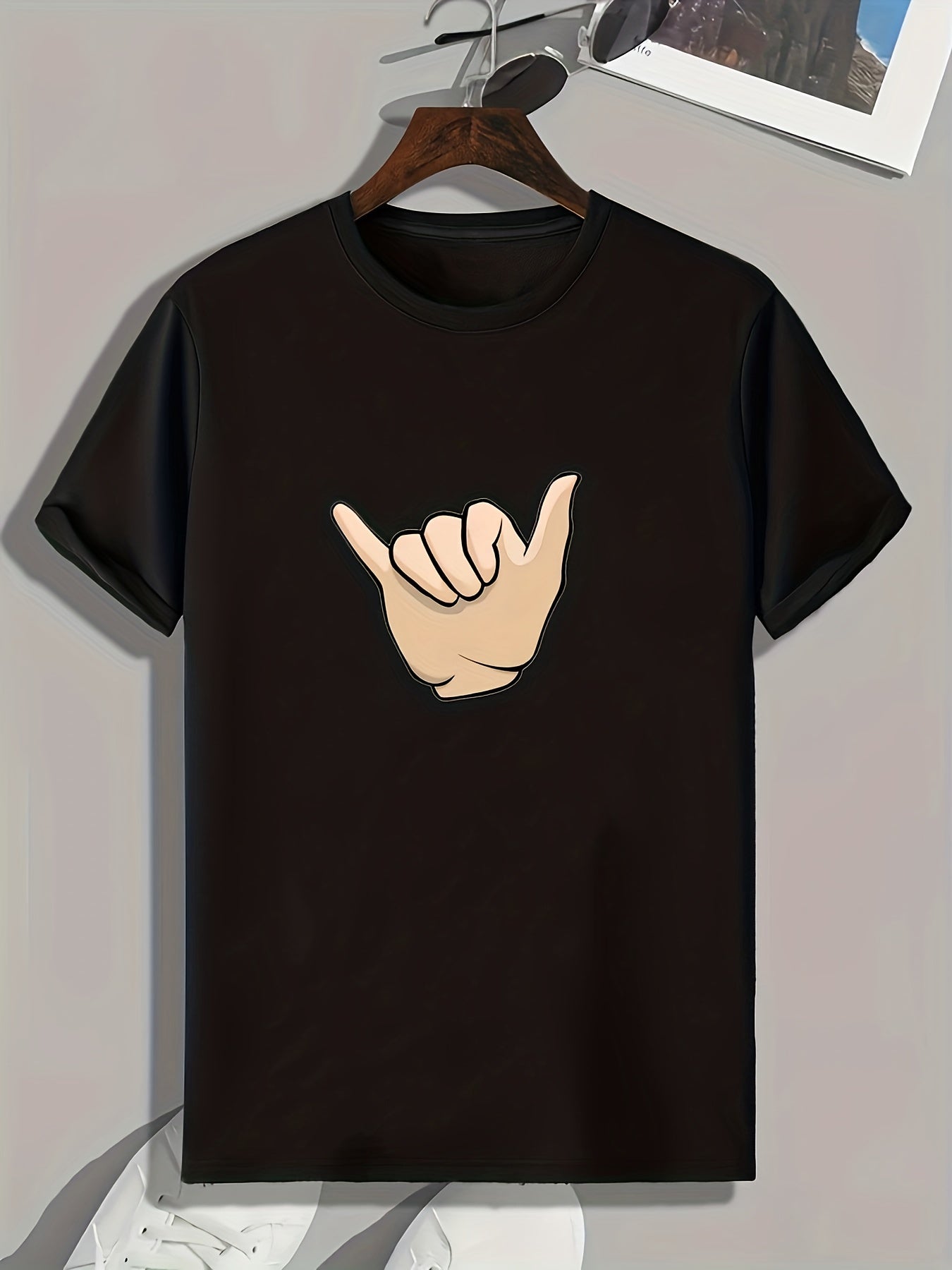 Hand Gesture Print Men's Sports T-shirt