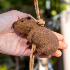 DIY Capybara Felt Pendant Kit with Leather Rope