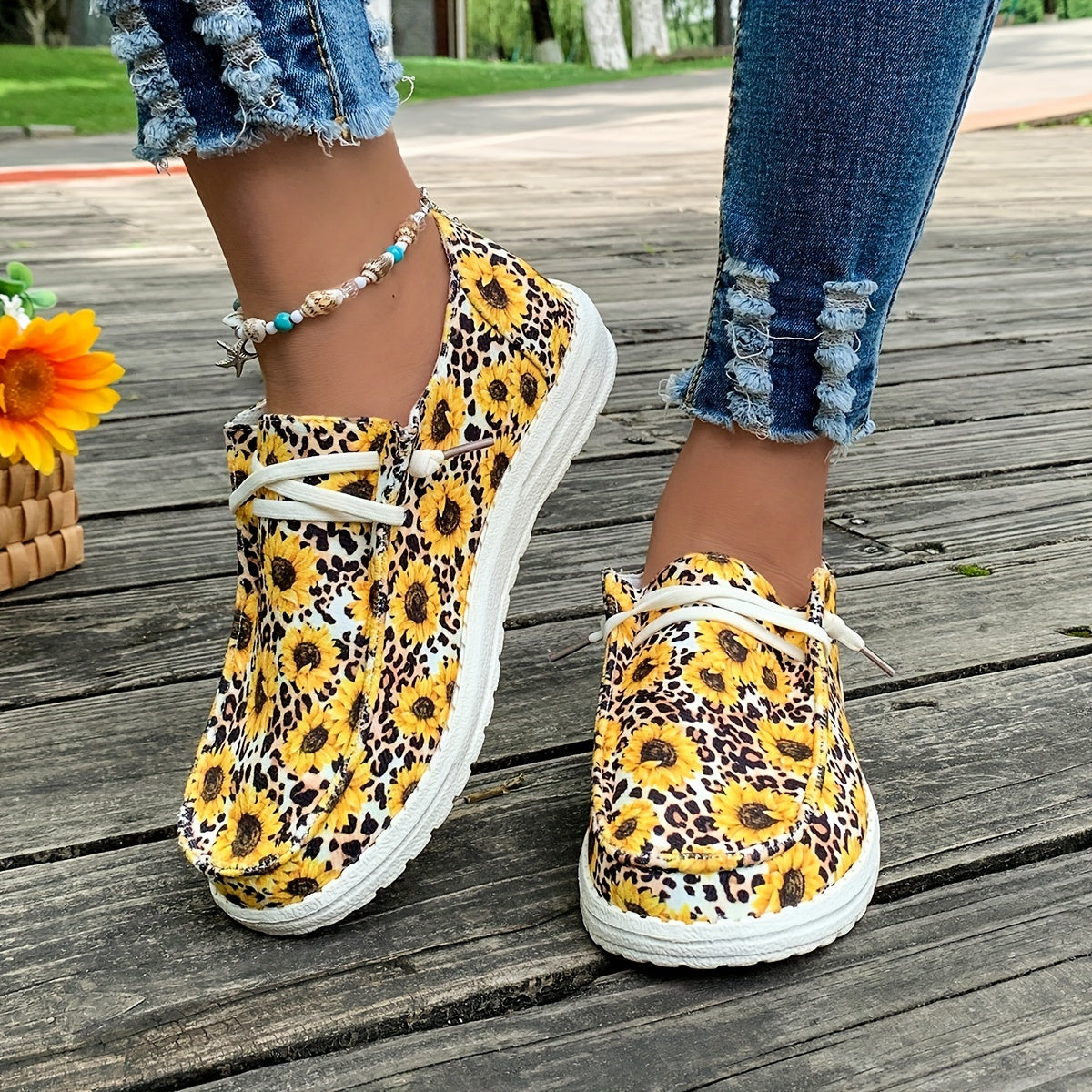 Skull & Floral Pattern Low Top Slip On Shoes for Women
