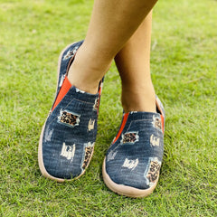 Leopard Pattern Slip-On Flat Canvas Shoes for Women